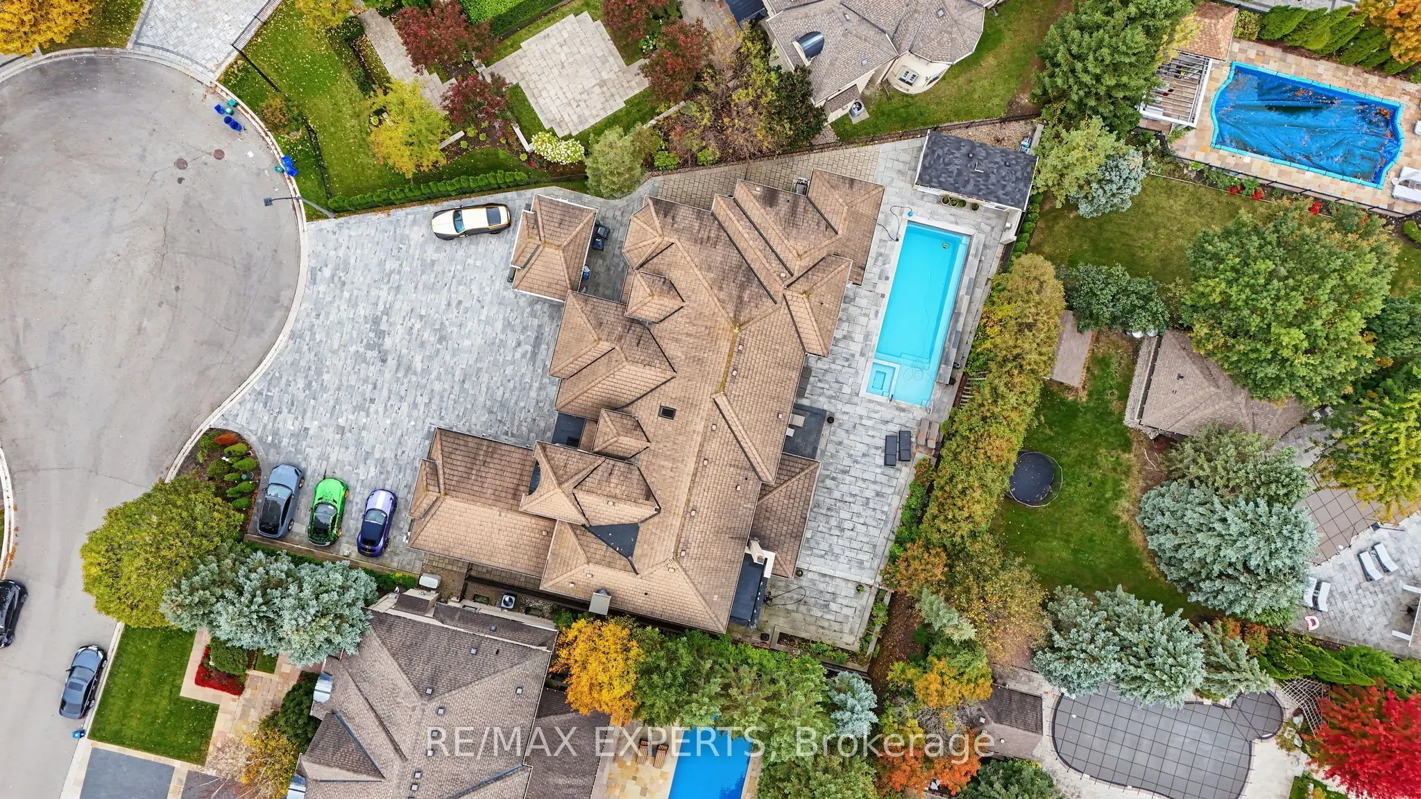 33 Highland Creek Court