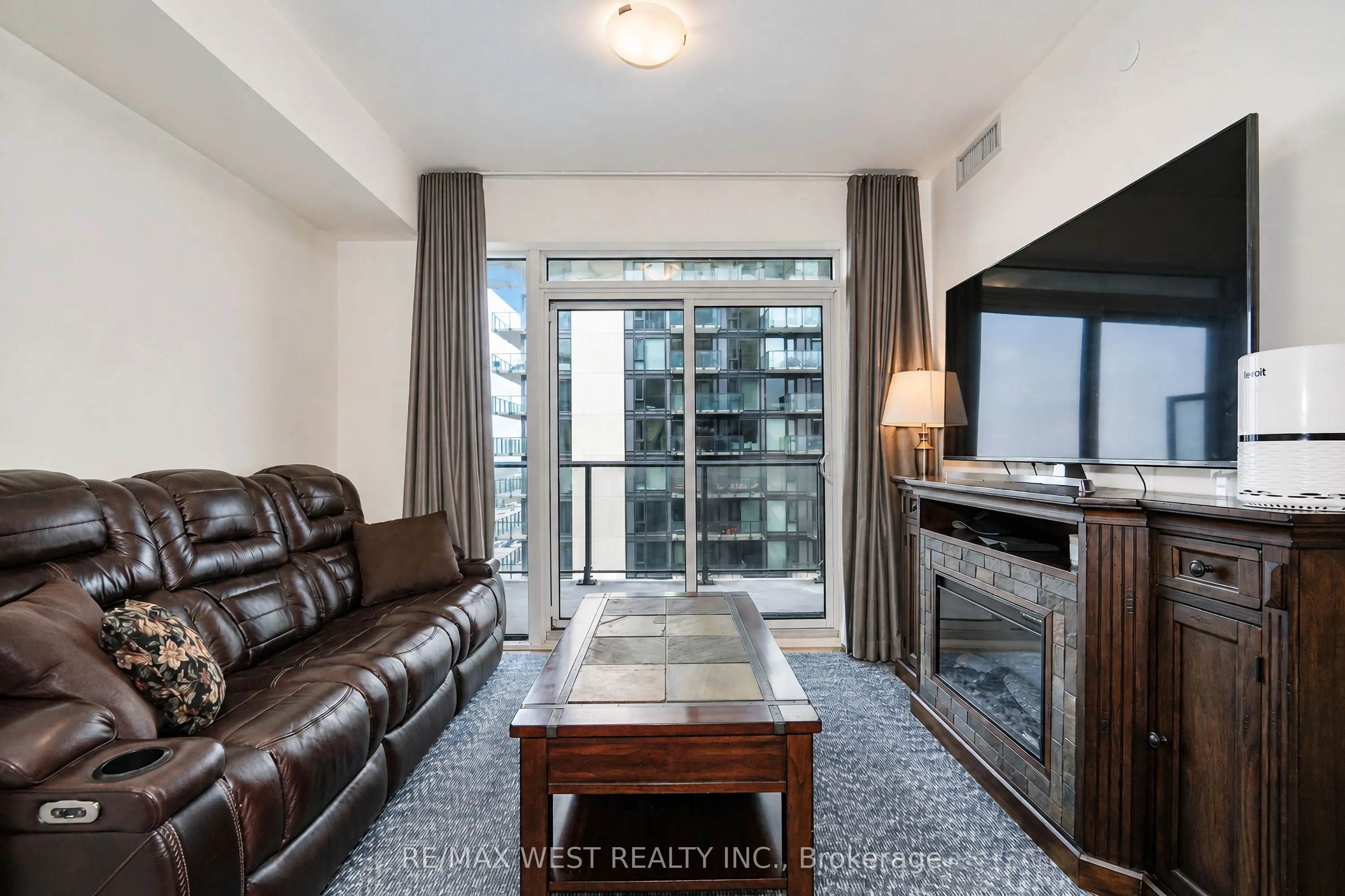 8960 Jane Street #1502