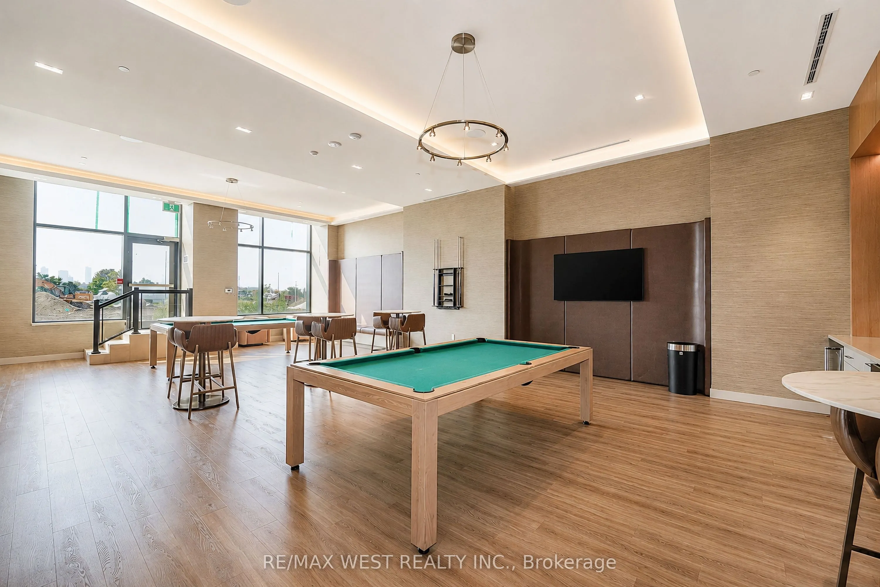 8960 Jane Street #1502