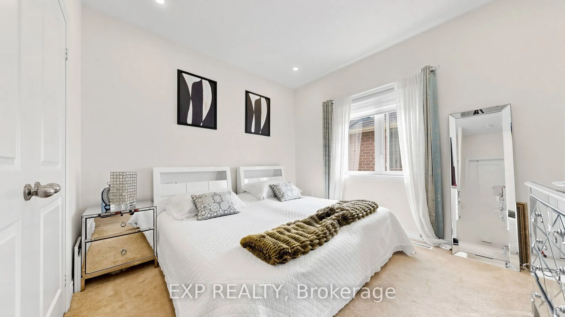 34 Buttonleaf Crescent