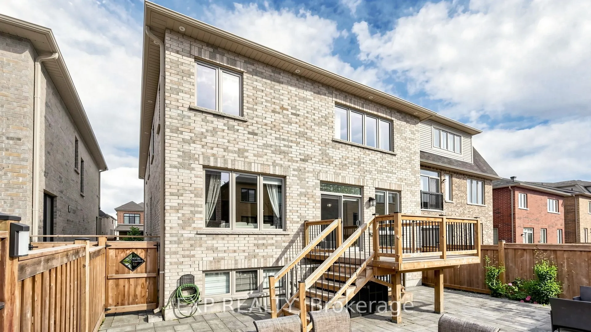 34 Buttonleaf Crescent