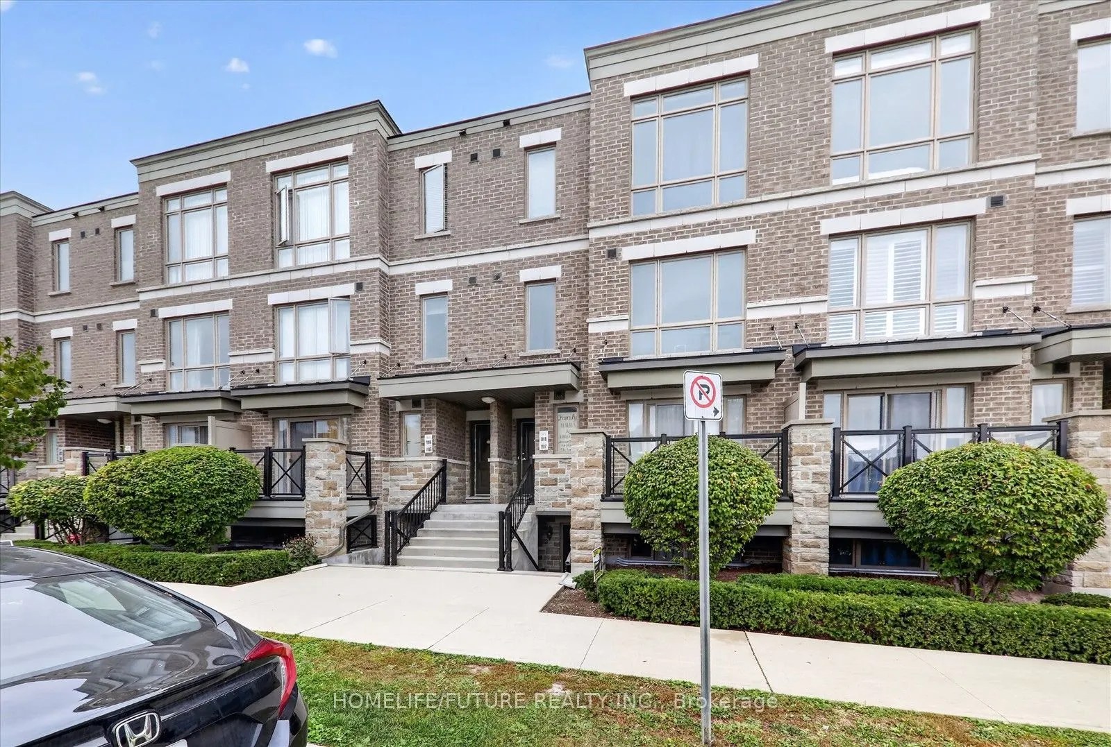 65 Lindcrest Manor #1108