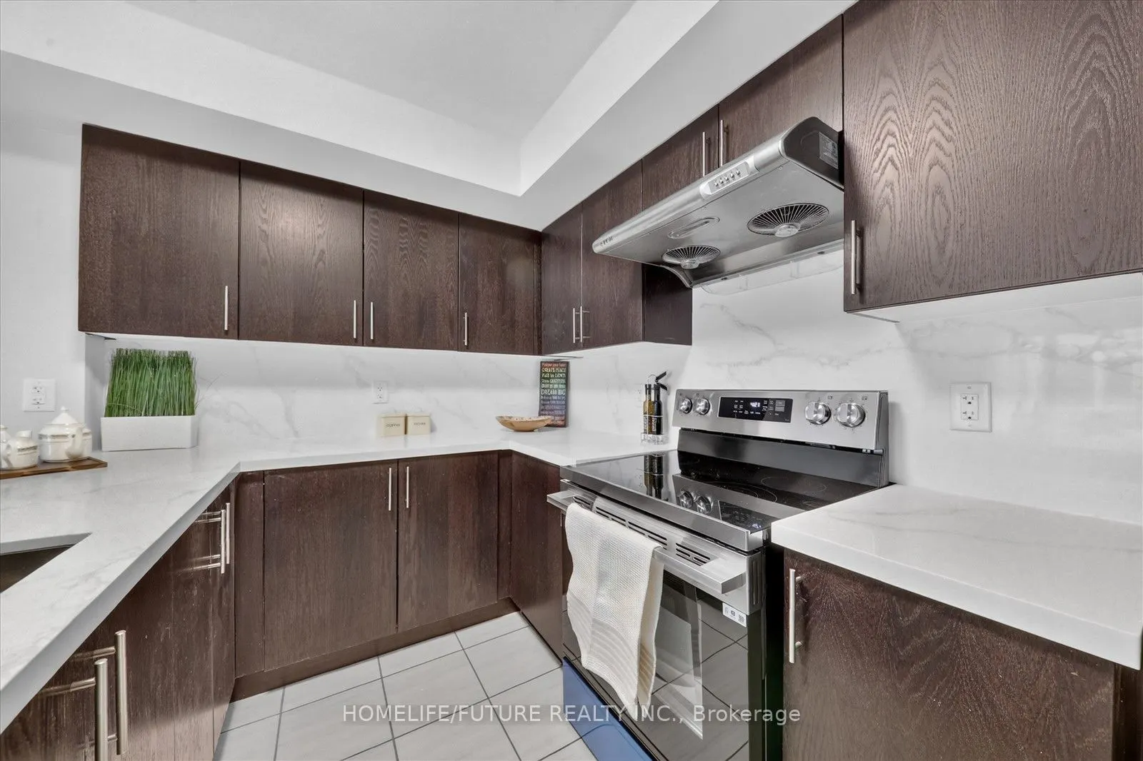 65 Lindcrest Manor #1108