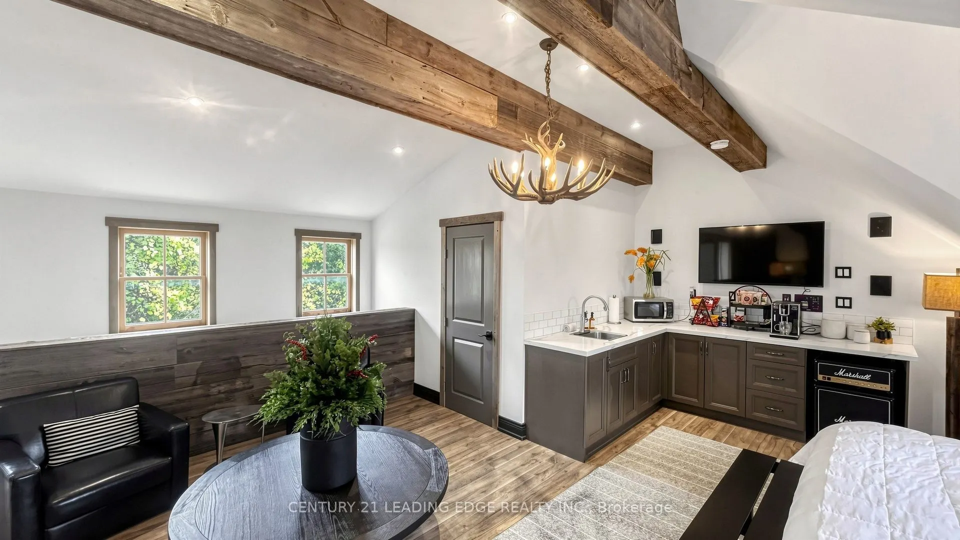 6 Aileen Lewis Court