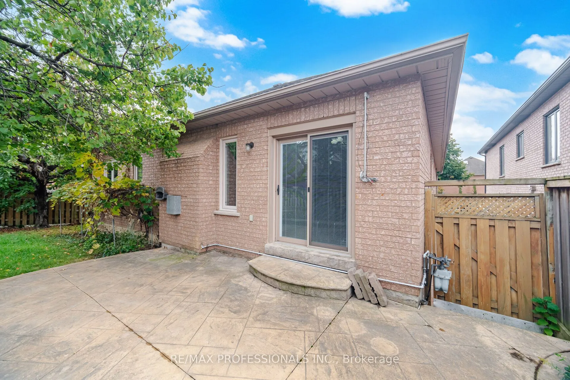8 Piper Court
