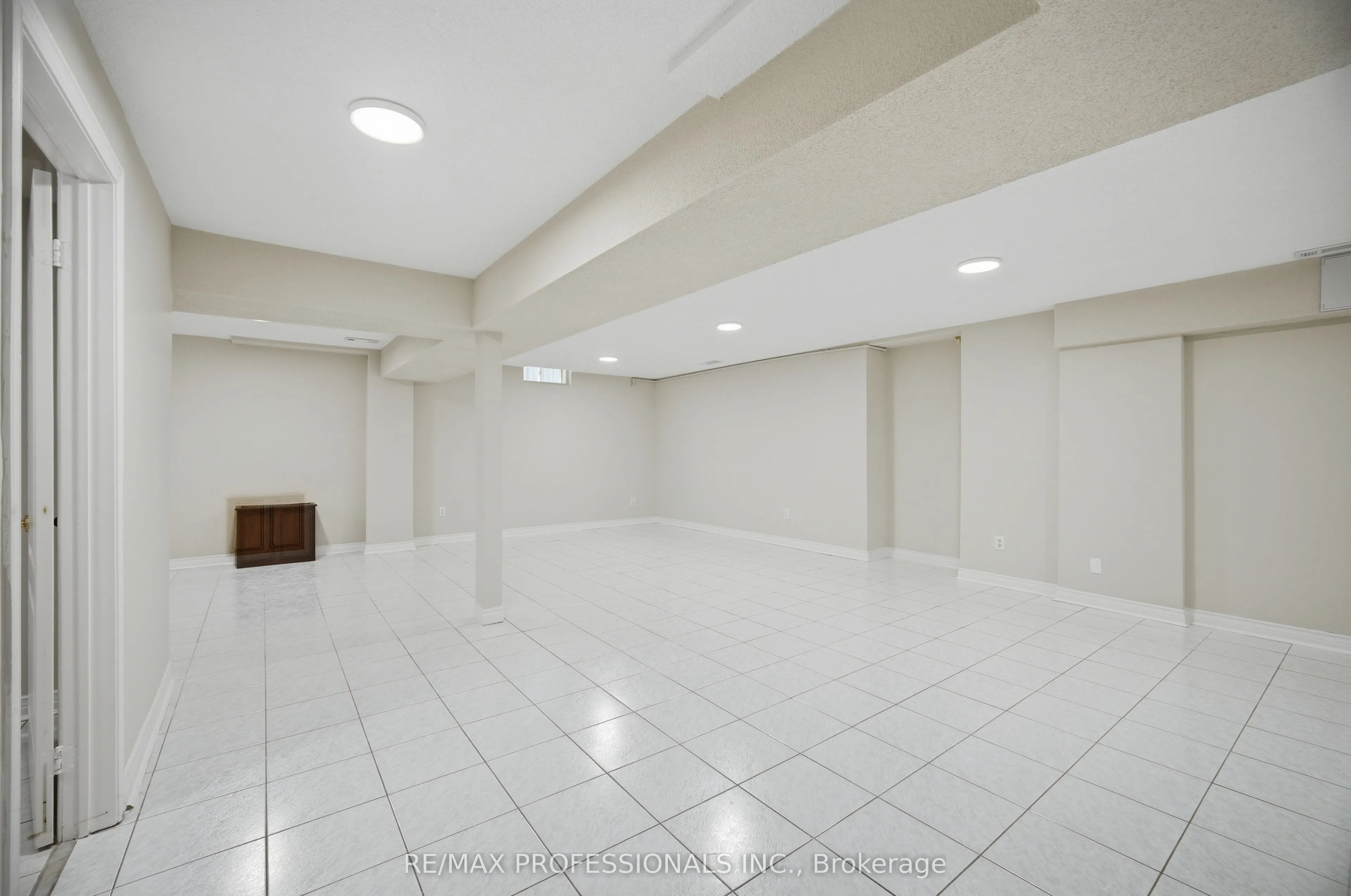 8 Piper Court