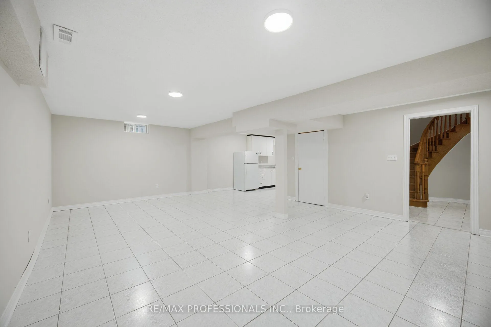 8 Piper Court