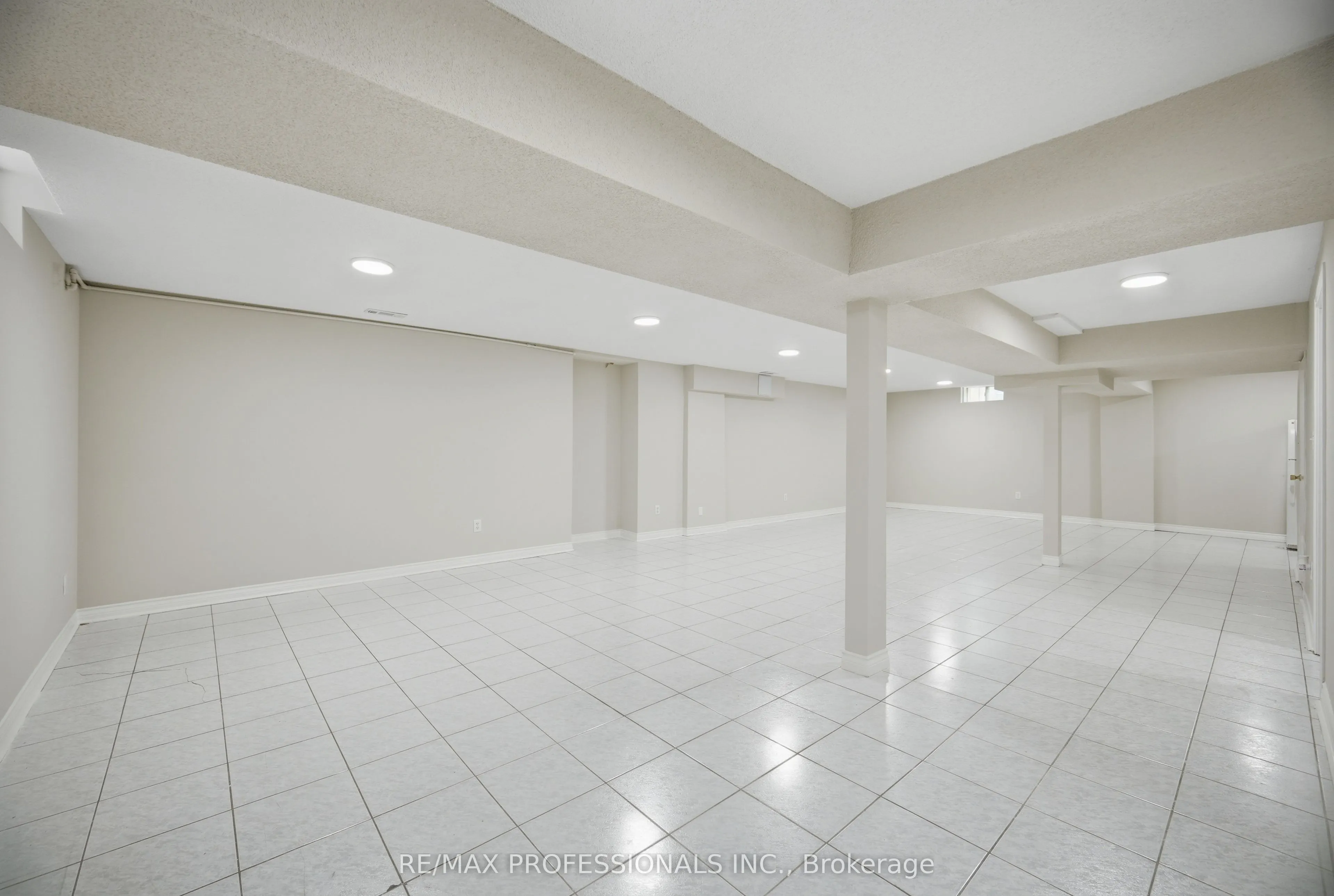 8 Piper Court