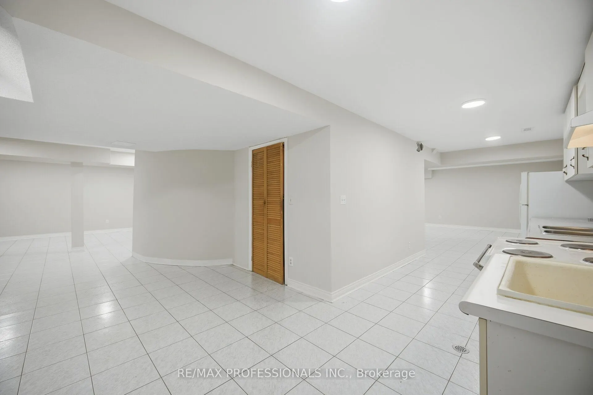 8 Piper Court