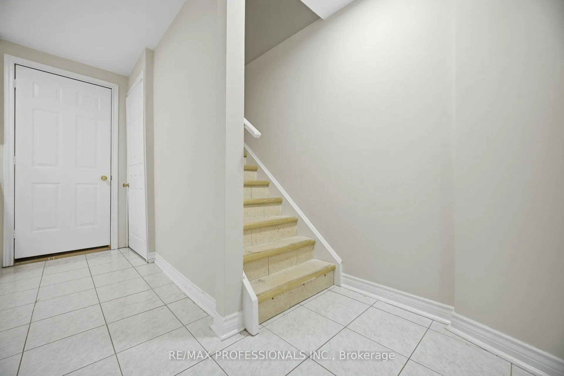 8 Piper Court
