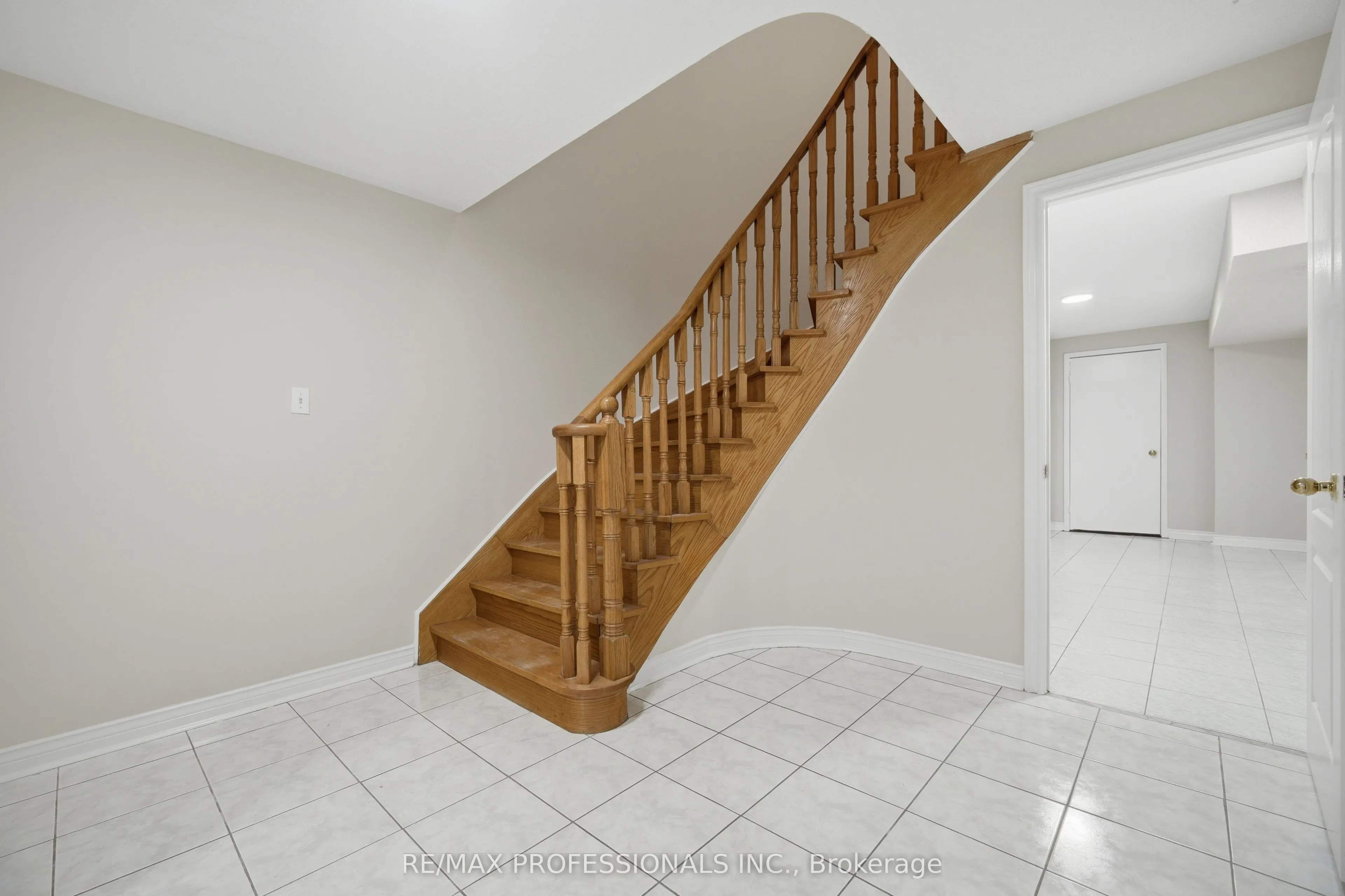 8 Piper Court