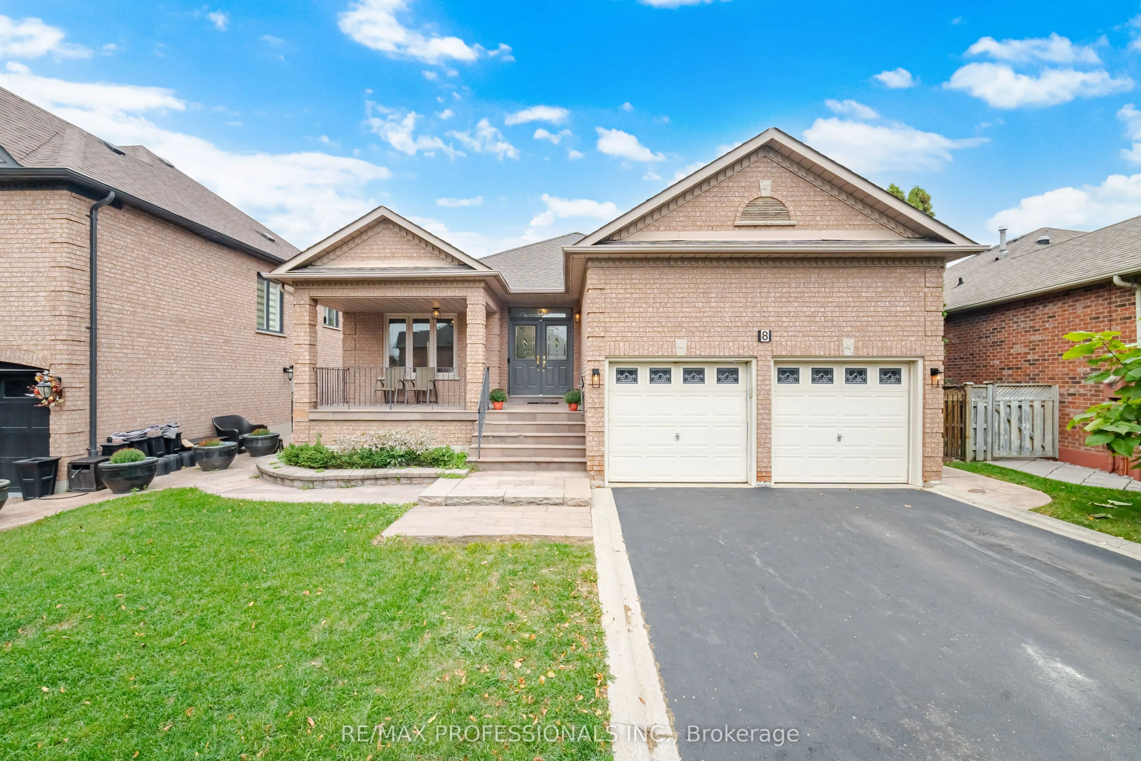 8 Piper Court