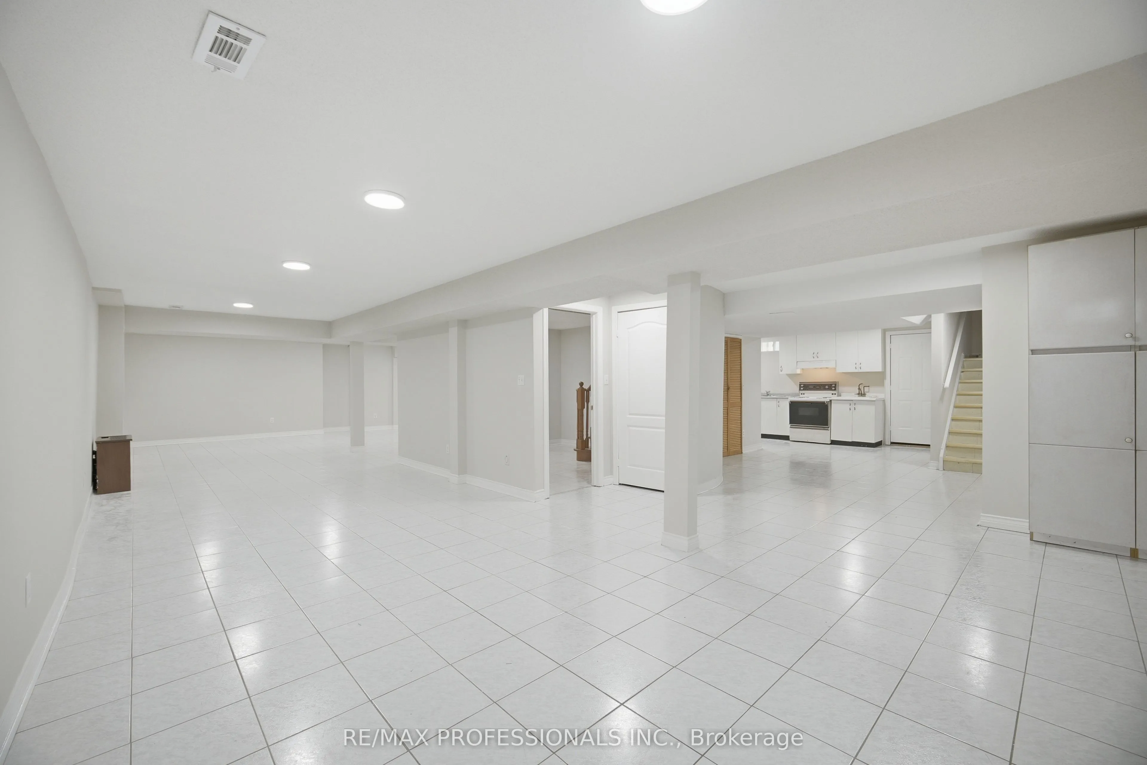 8 Piper Court