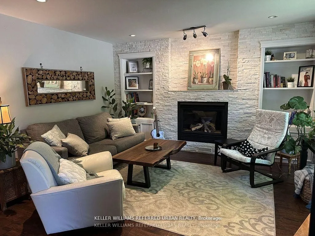 30 Collins Crescent #Main