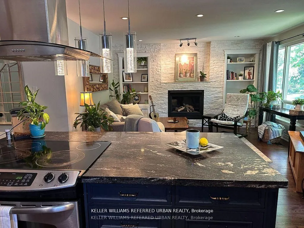 30 Collins Crescent #Main