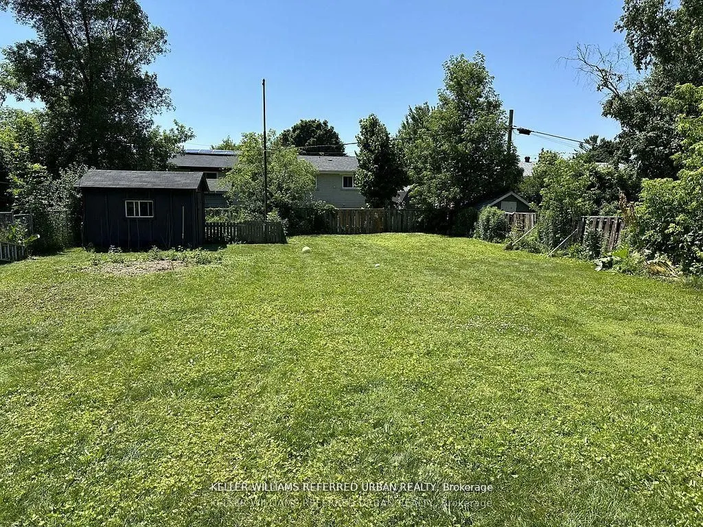 30 Collins Crescent #Main
