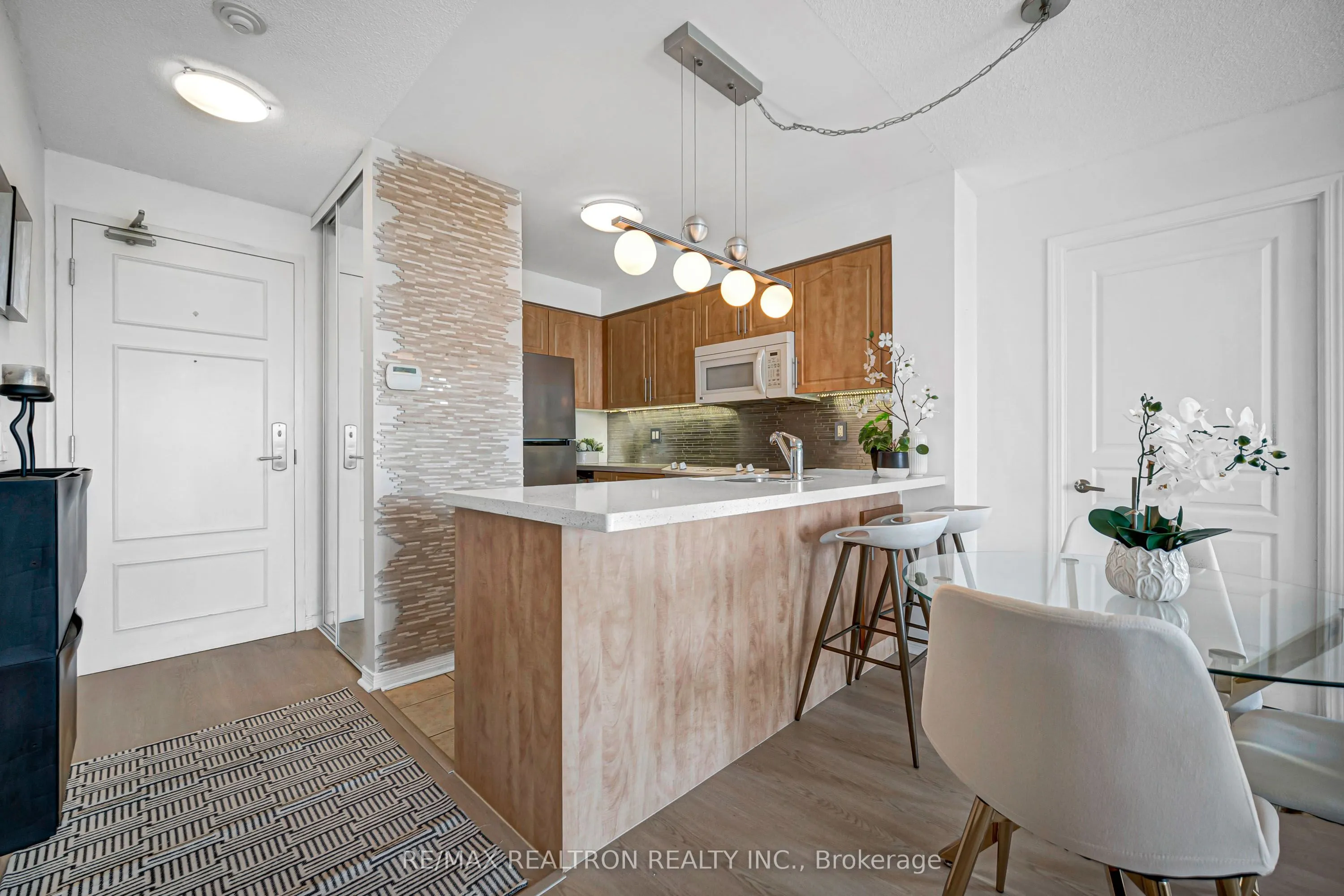 330 Red Maple Road #601