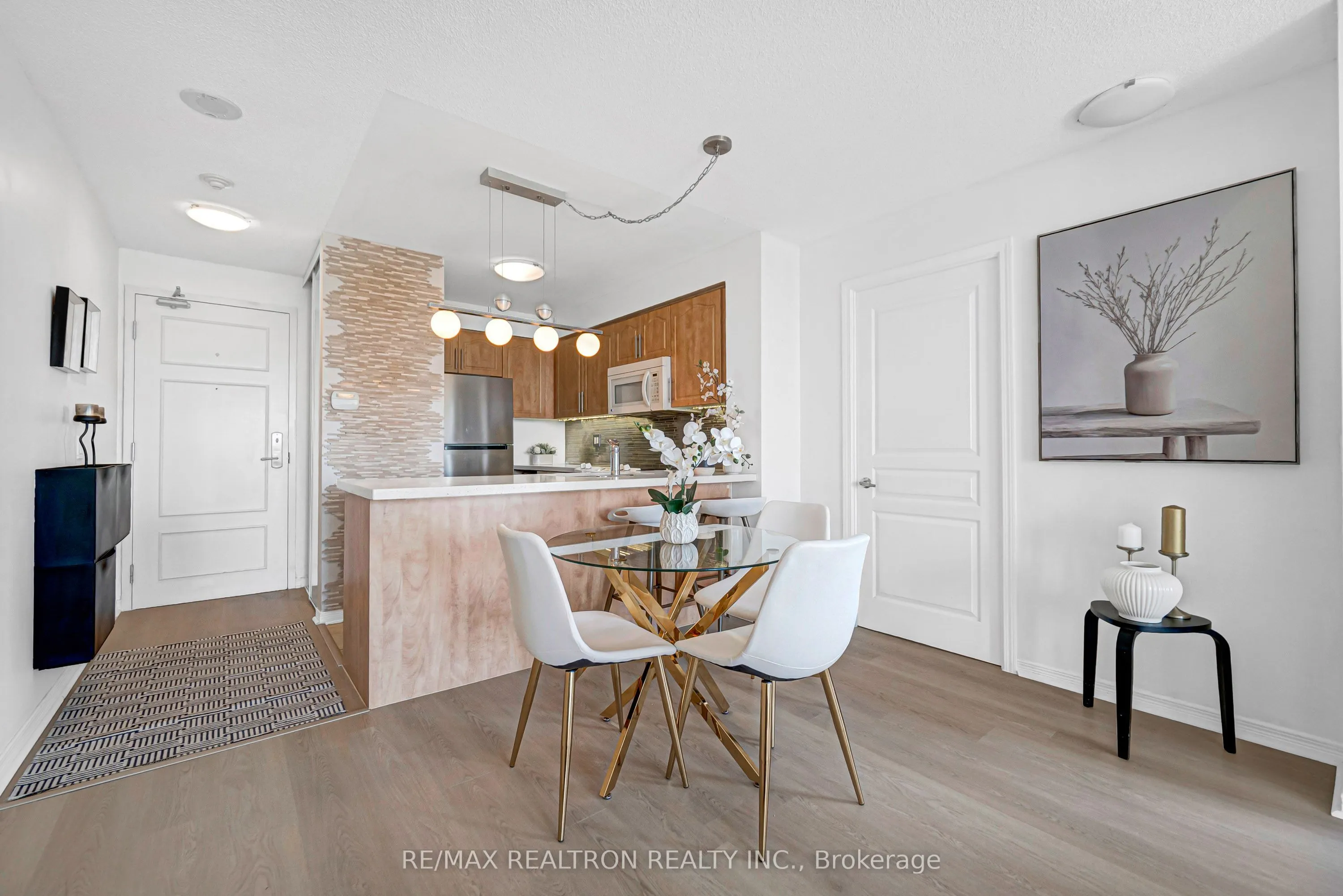 330 Red Maple Road #601
