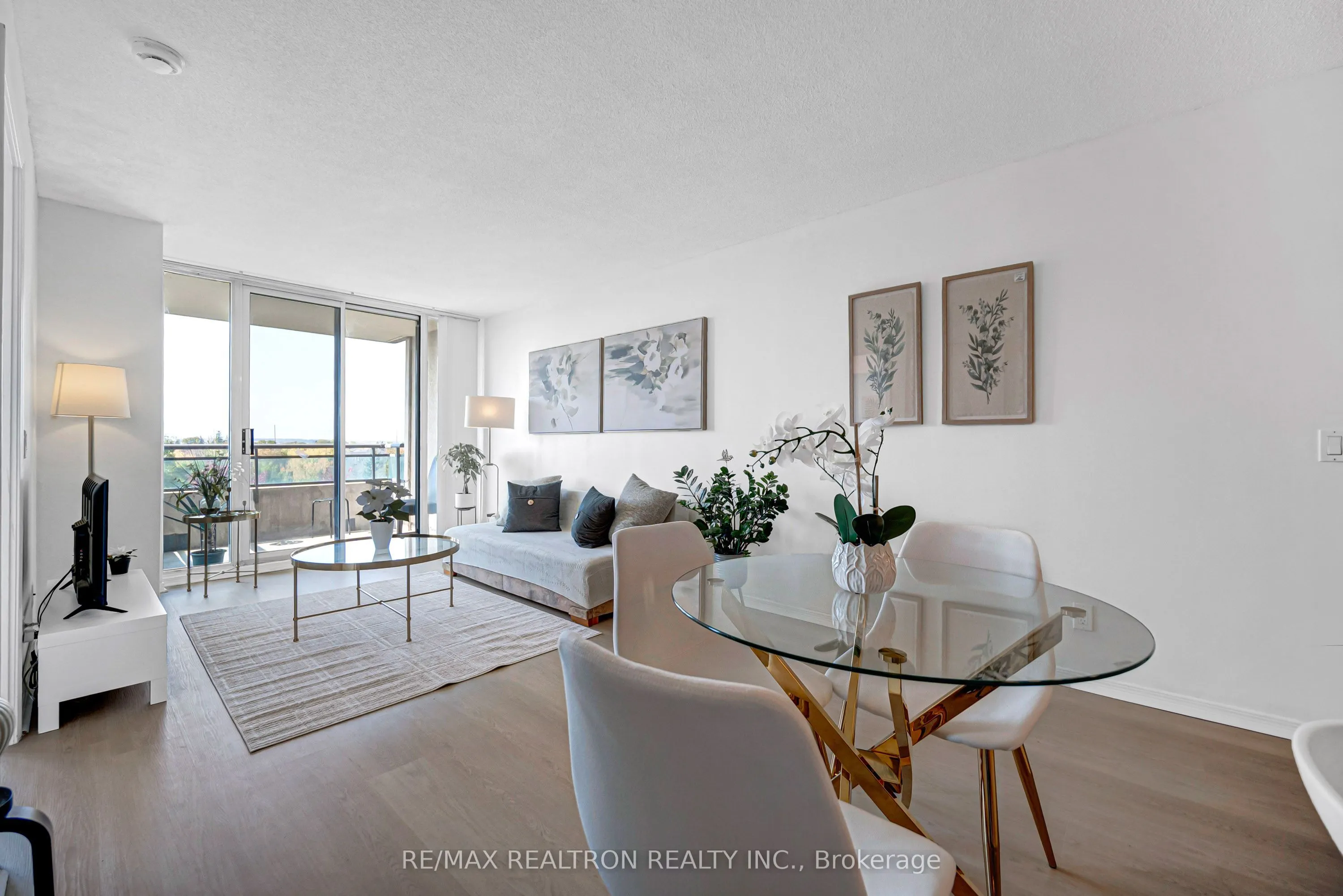 330 Red Maple Road #601