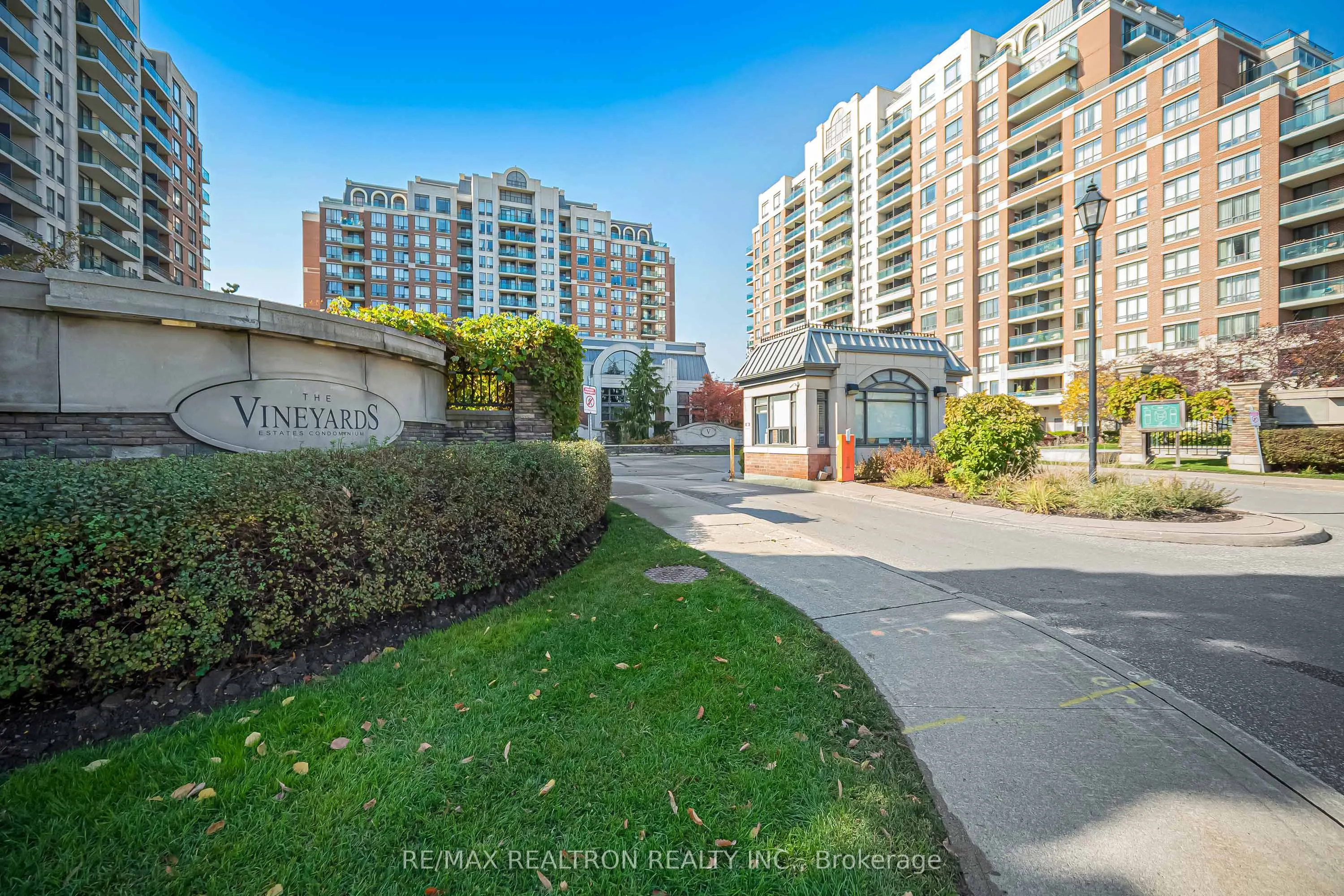 330 Red Maple Road #601