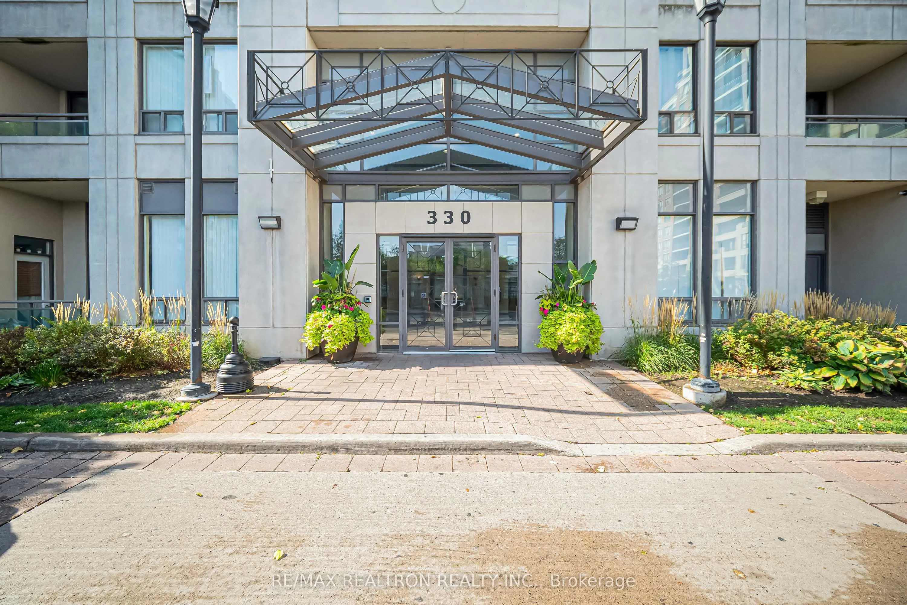 330 Red Maple Road #601