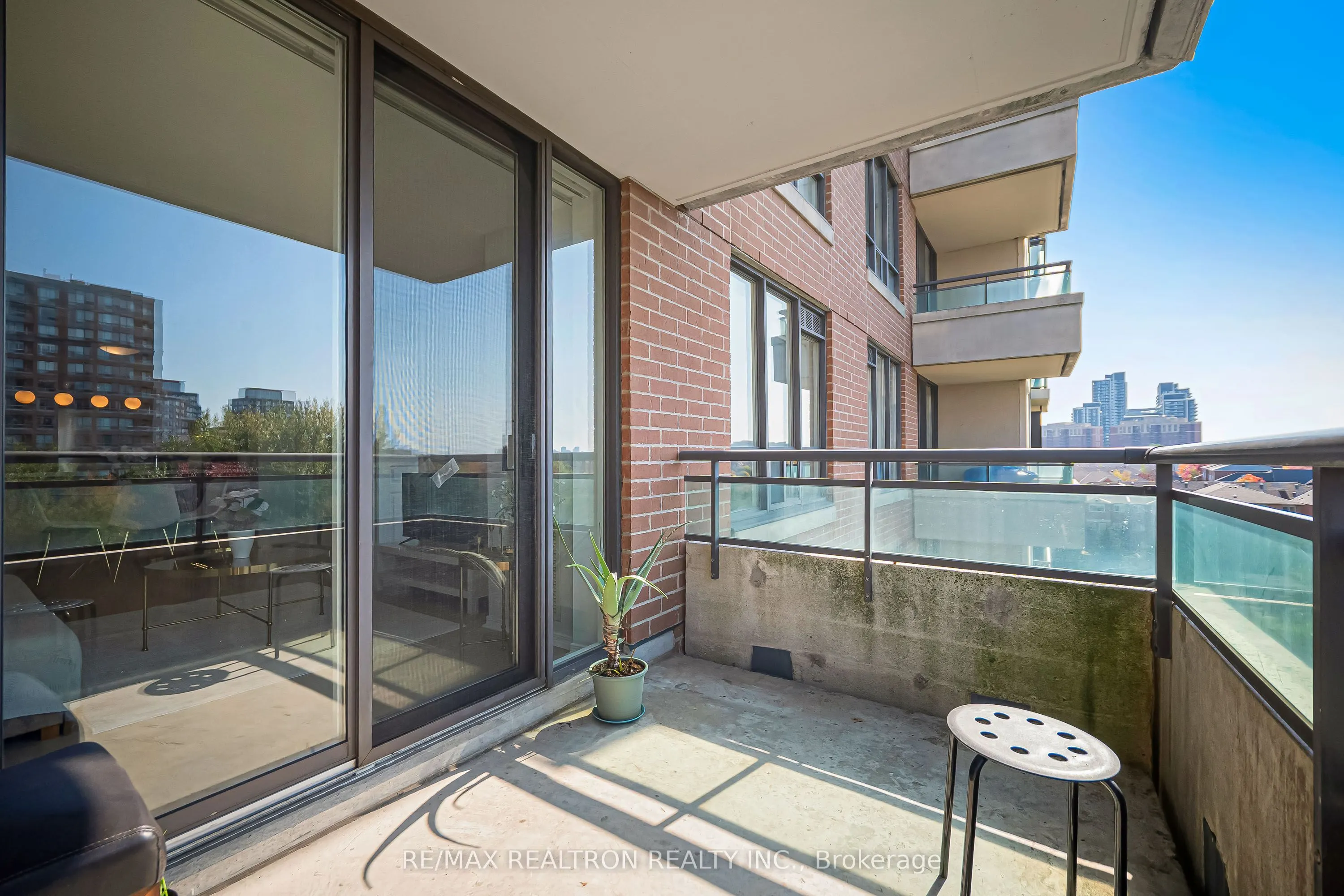 330 Red Maple Road #601