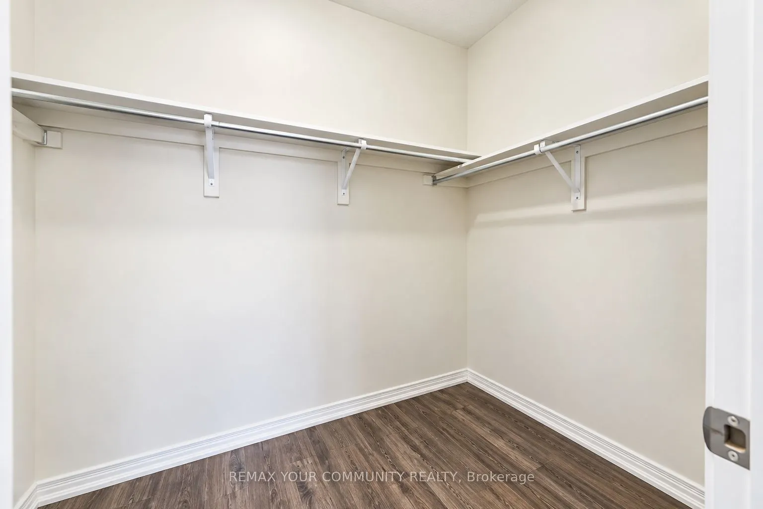 10 Armstrong Crescent #Main Fl