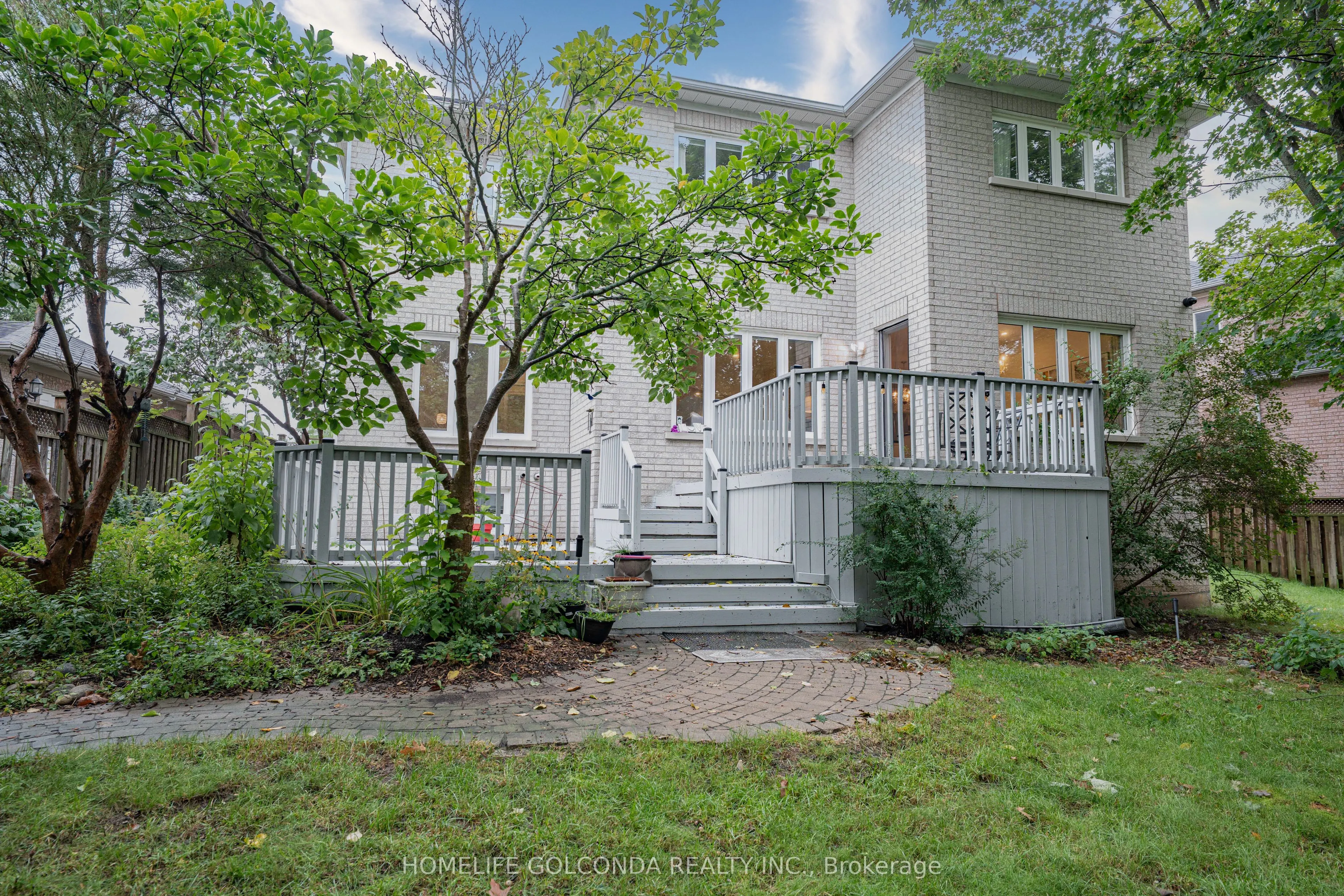 30 Goldring Crescent