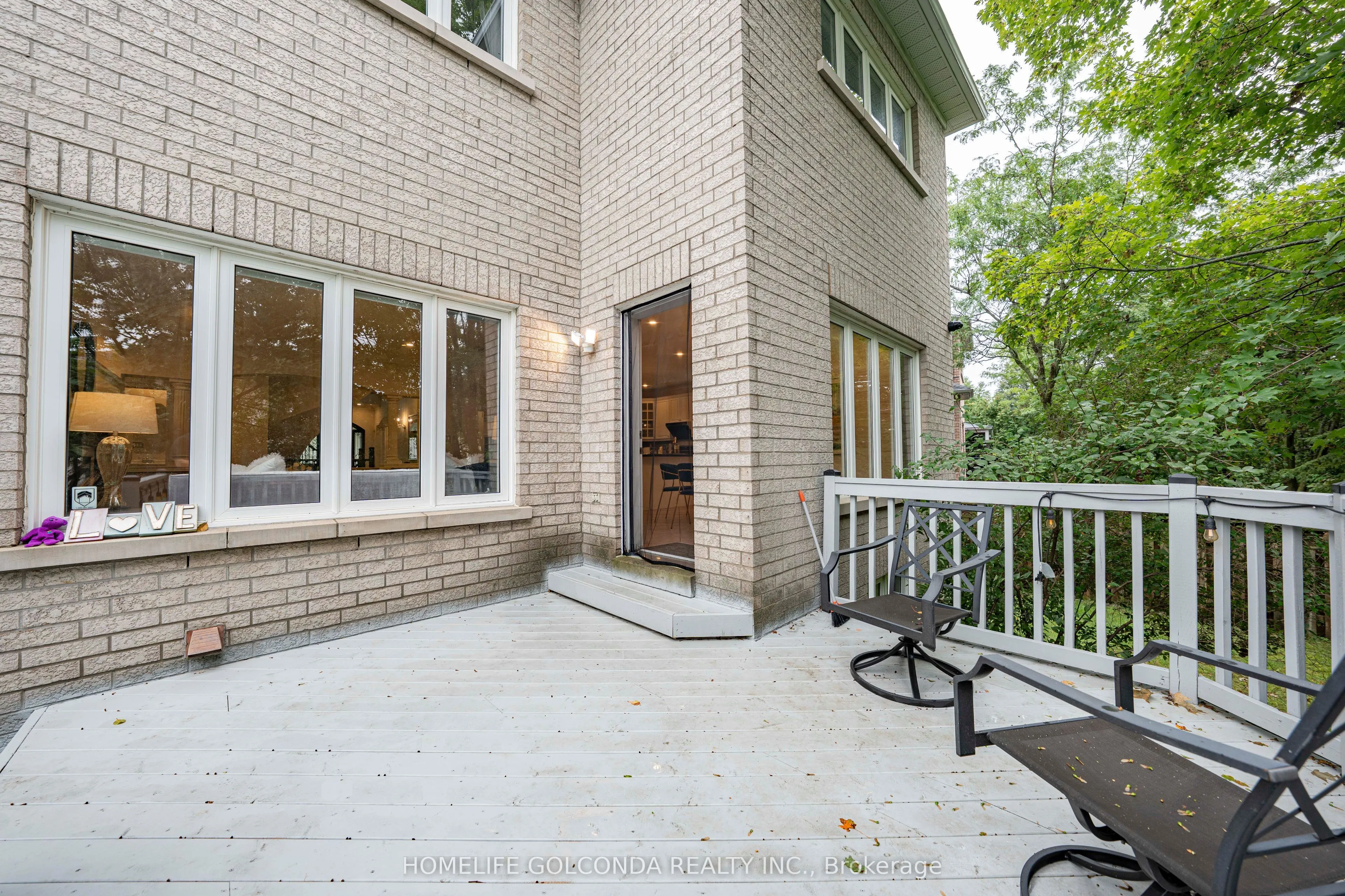 30 Goldring Crescent
