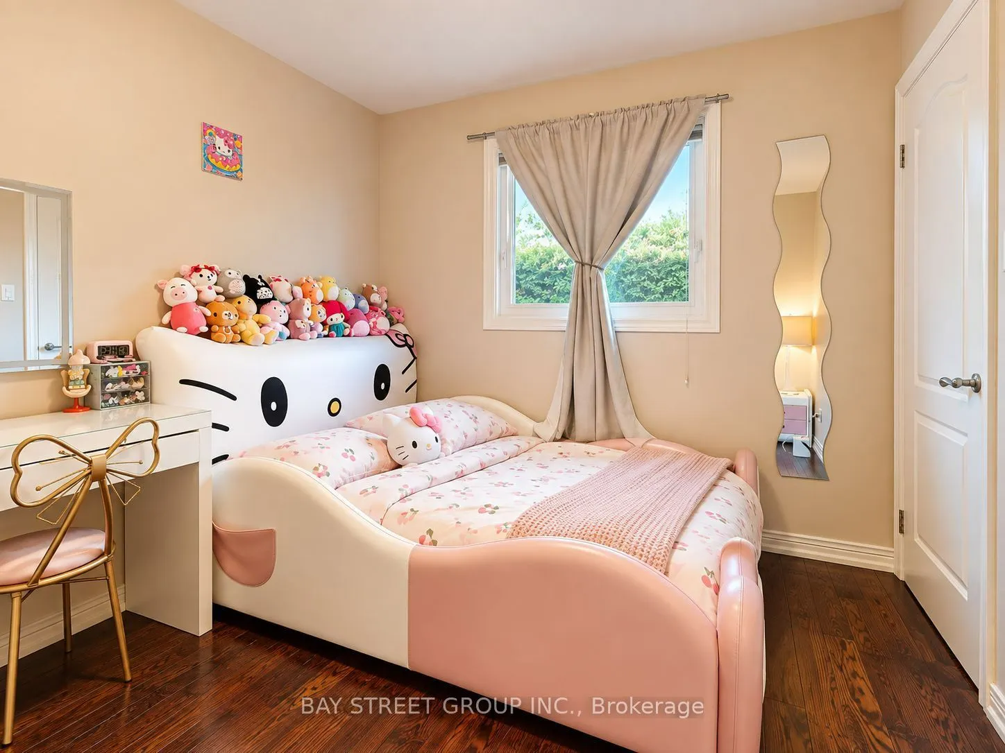 111 Fred Varley Drive