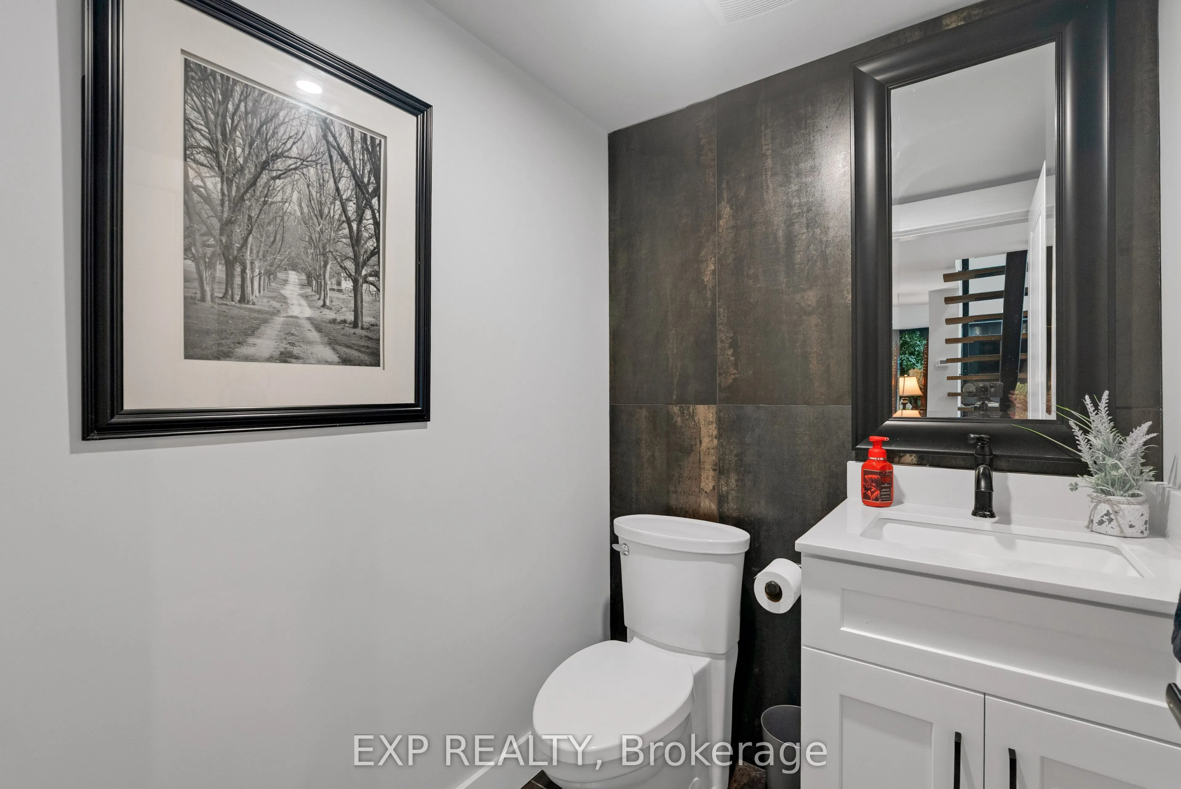 143 Albert Street W