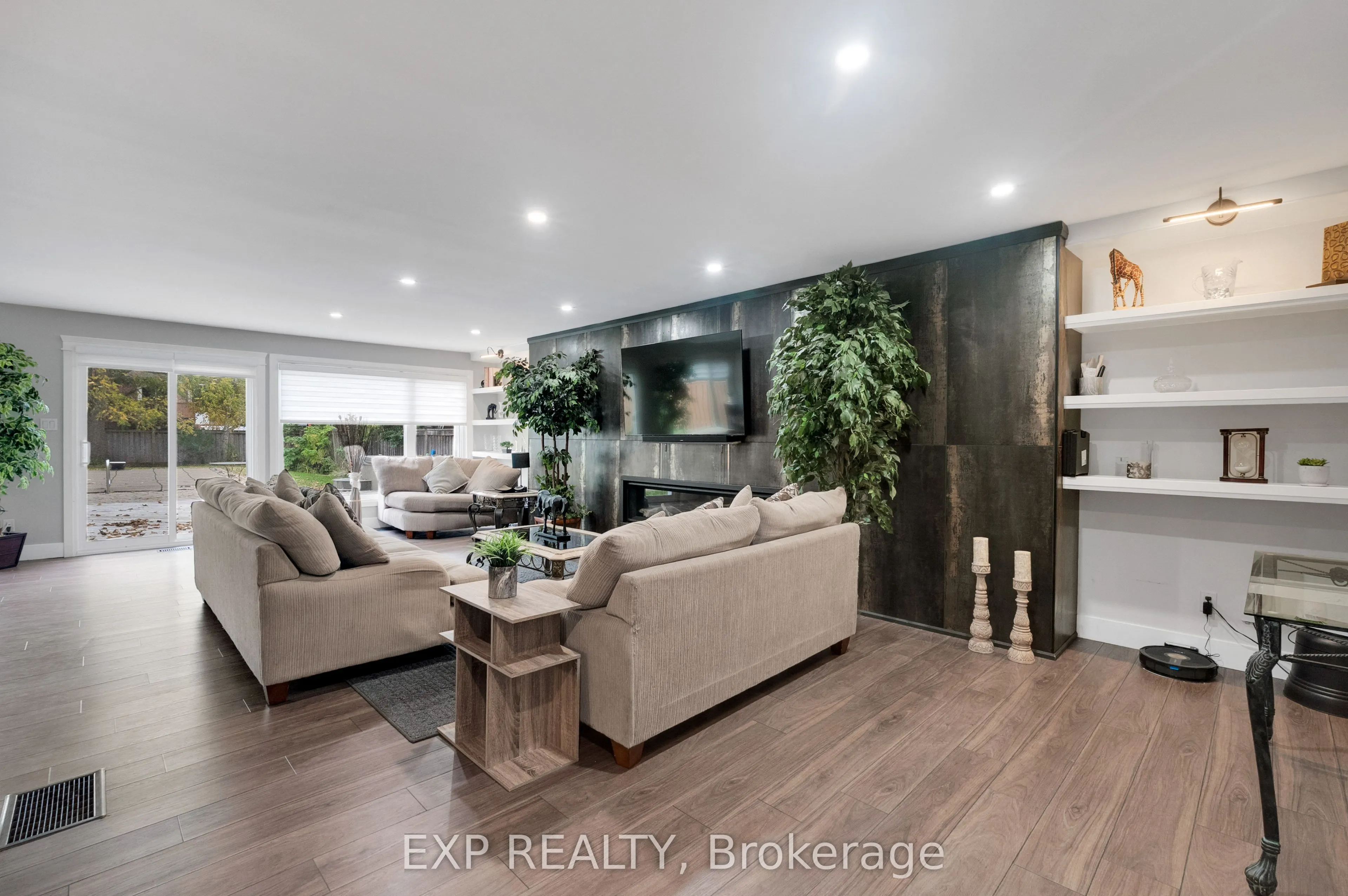 143 Albert Street W