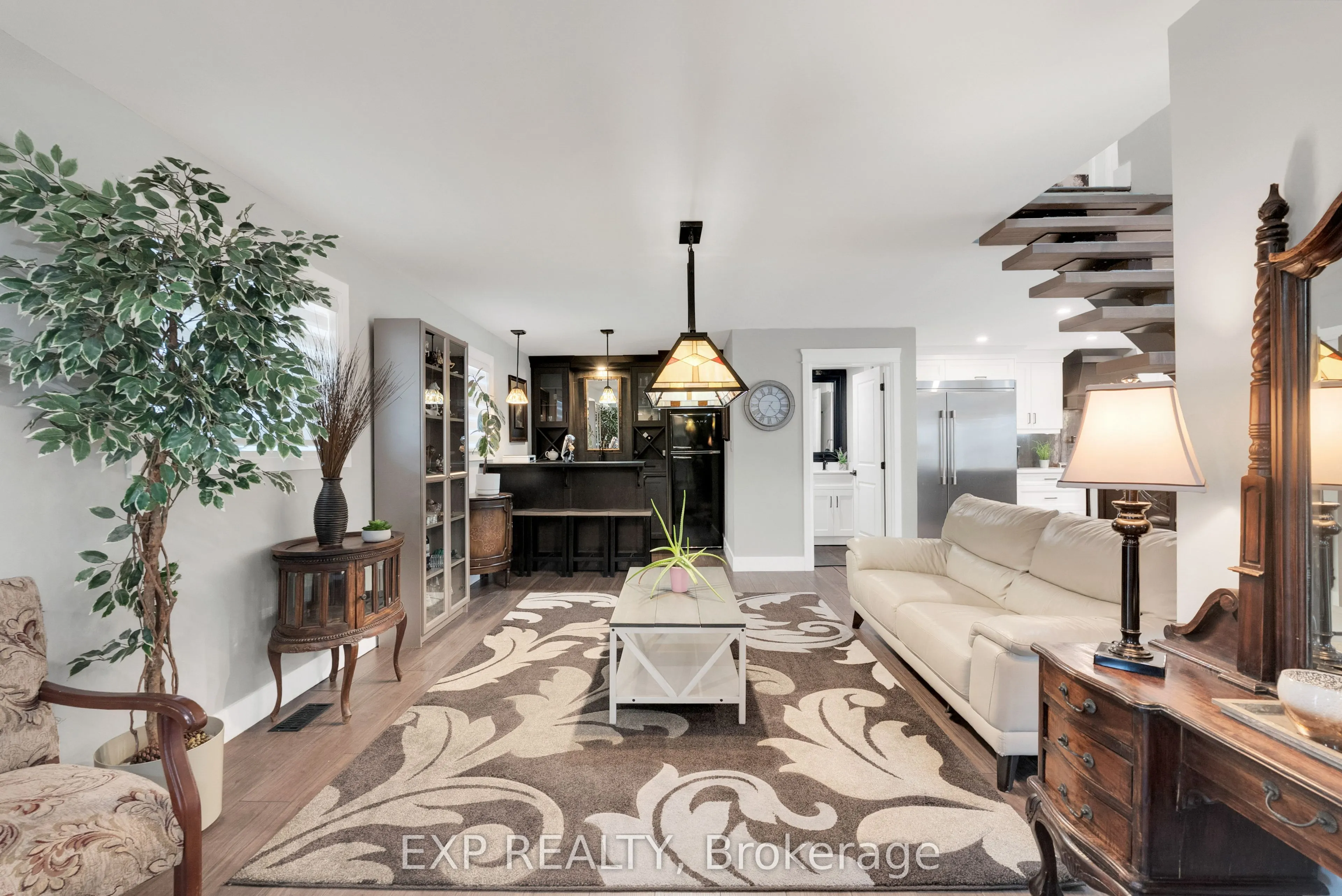 143 Albert Street W