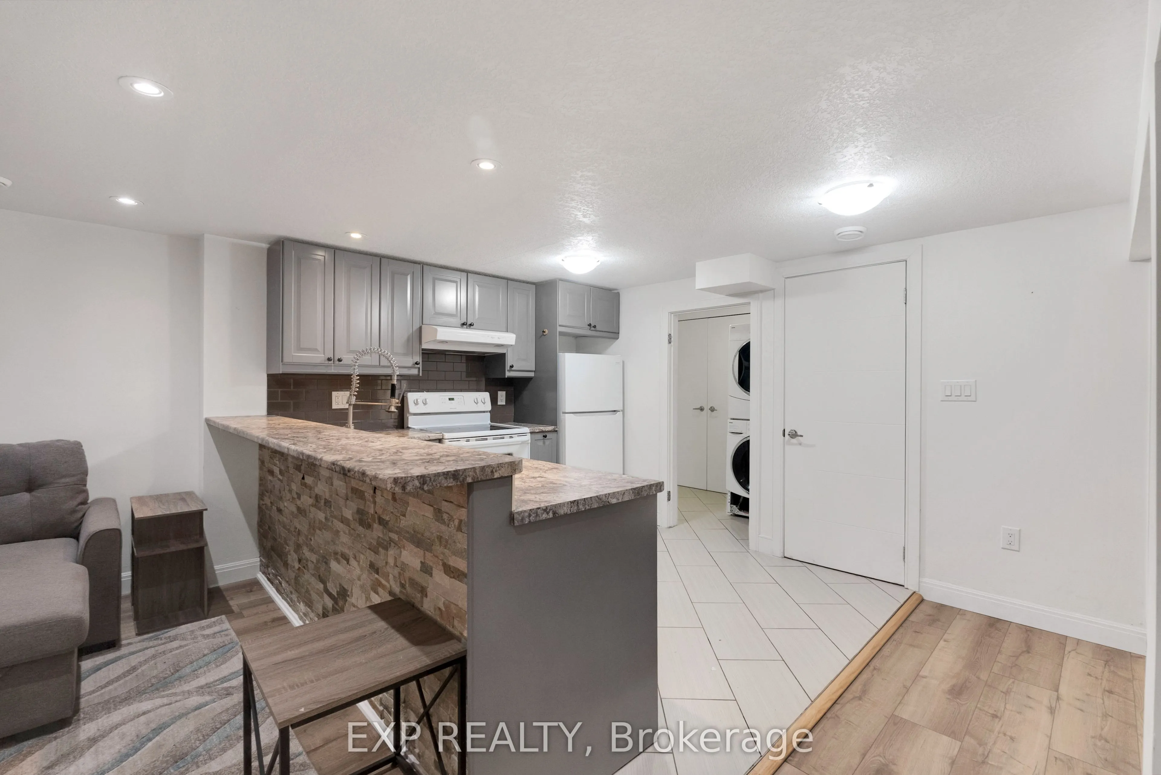 143 Albert Street W