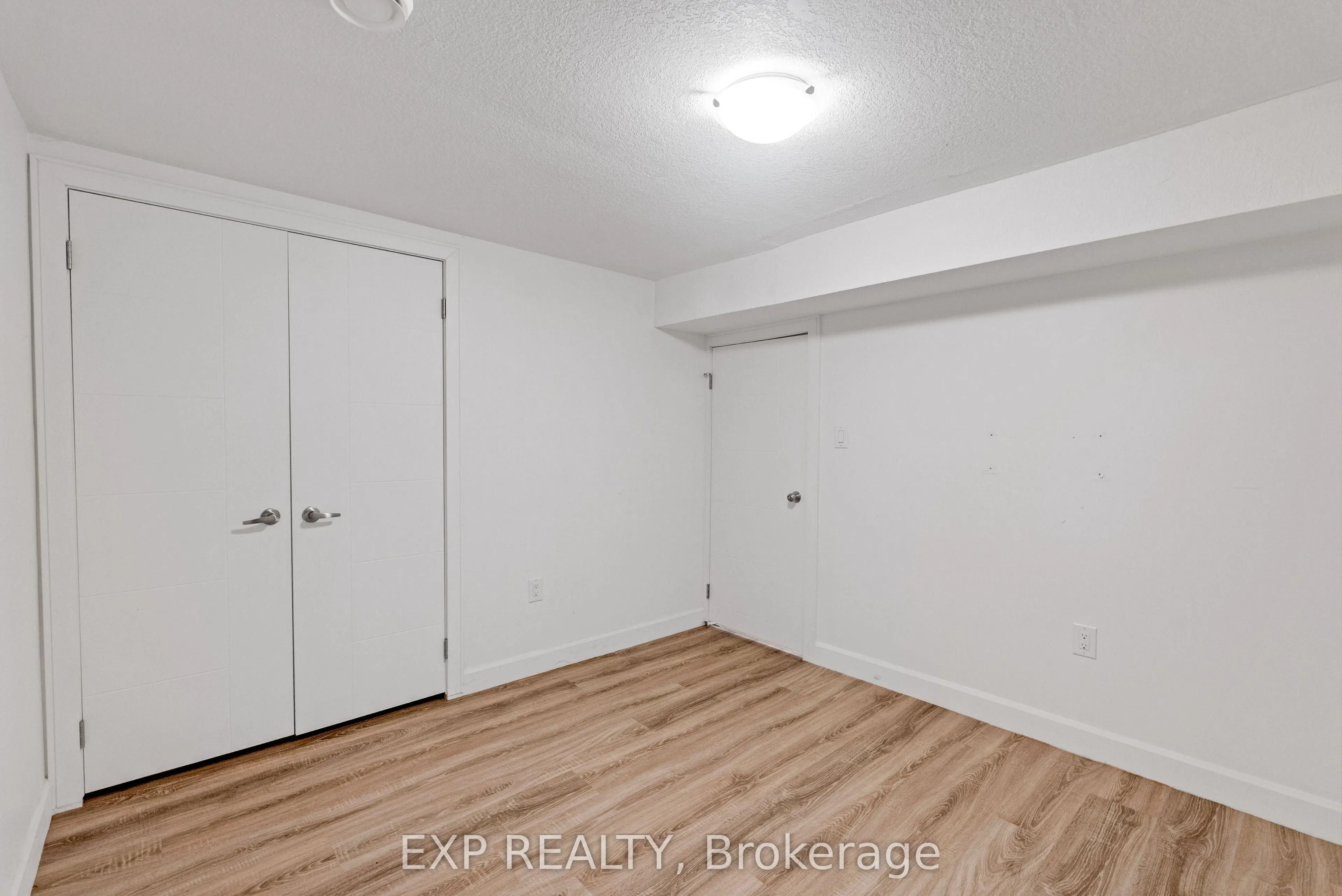 143 Albert Street W