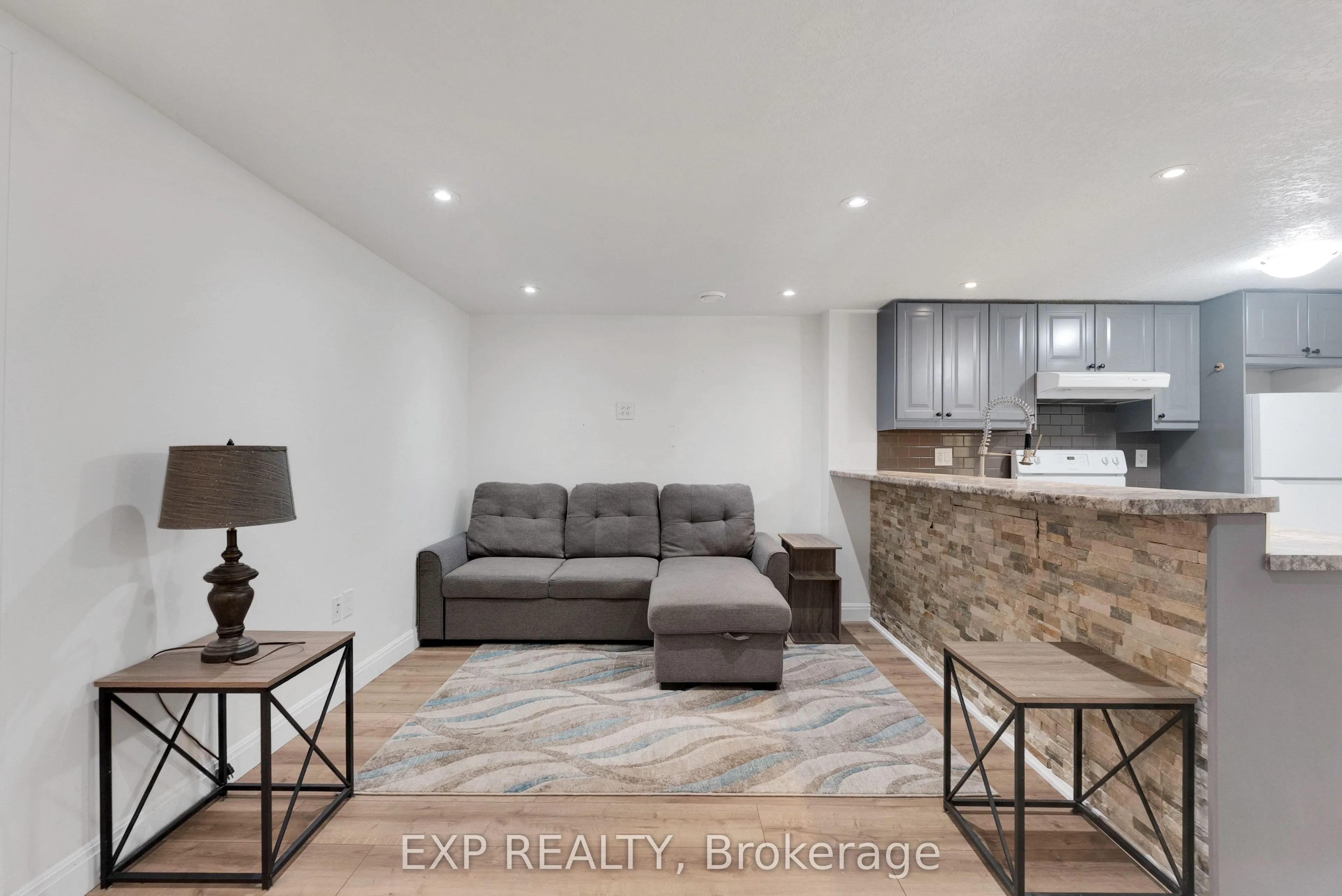 143 Albert Street W