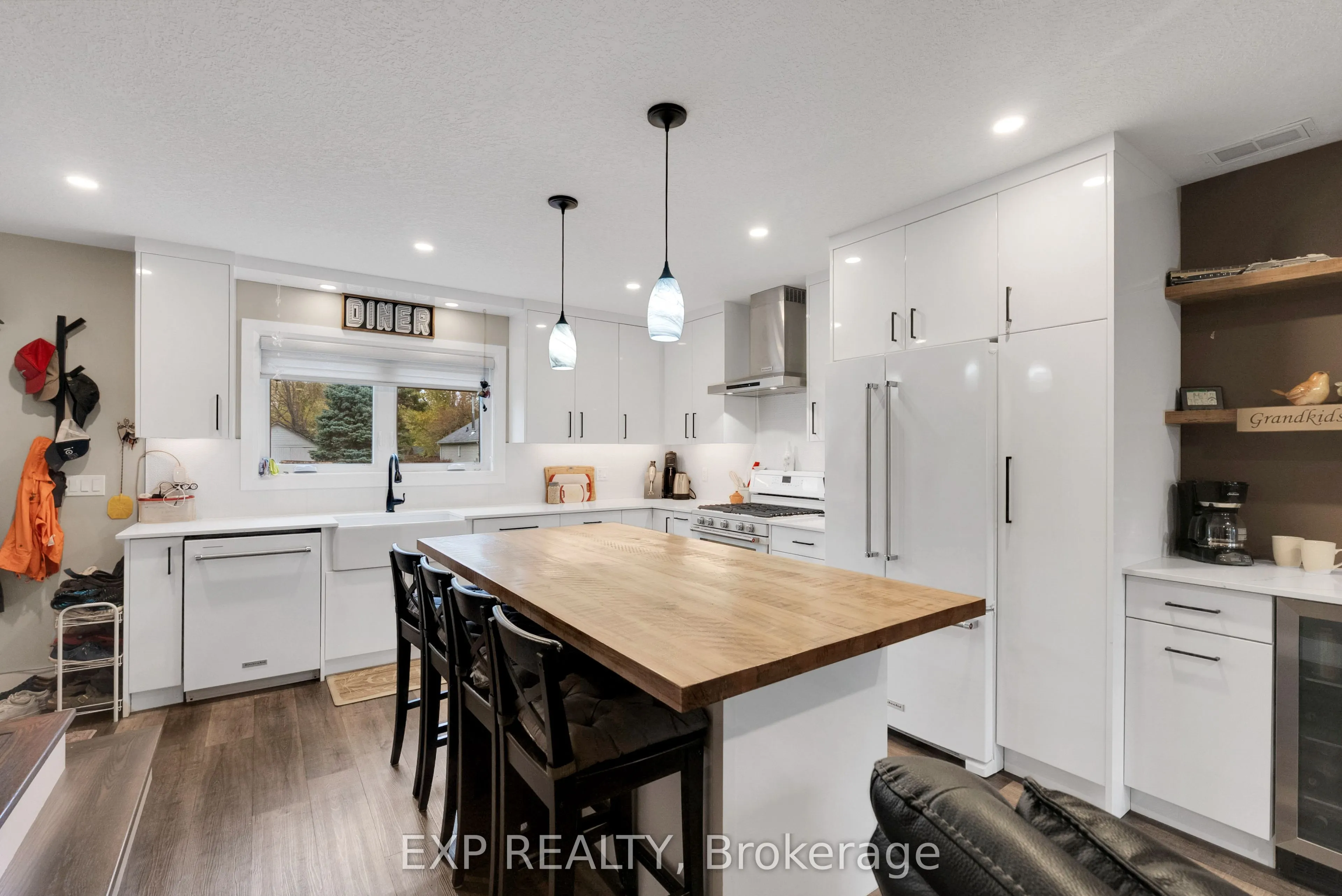 143 Albert Street W