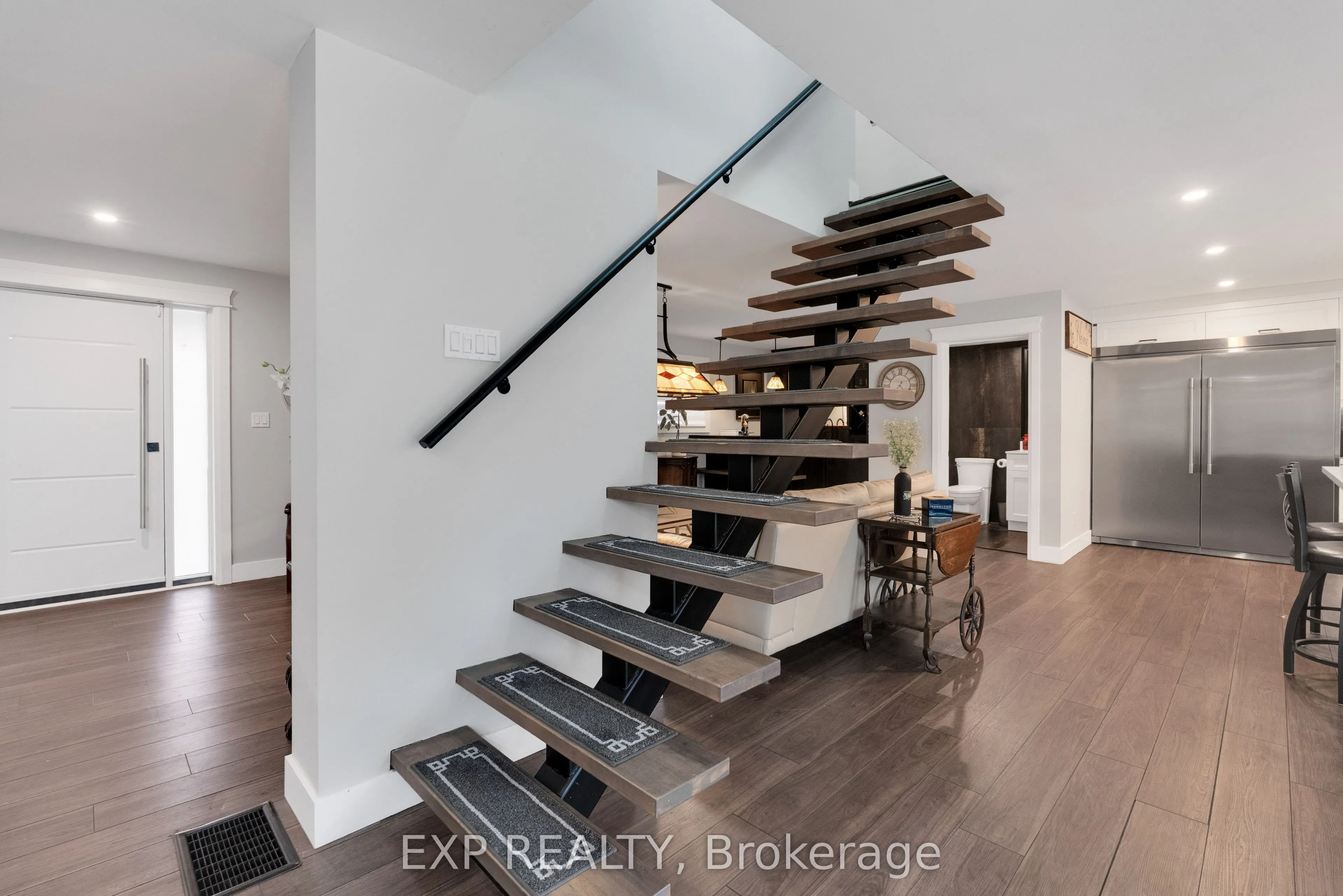 143 Albert Street W
