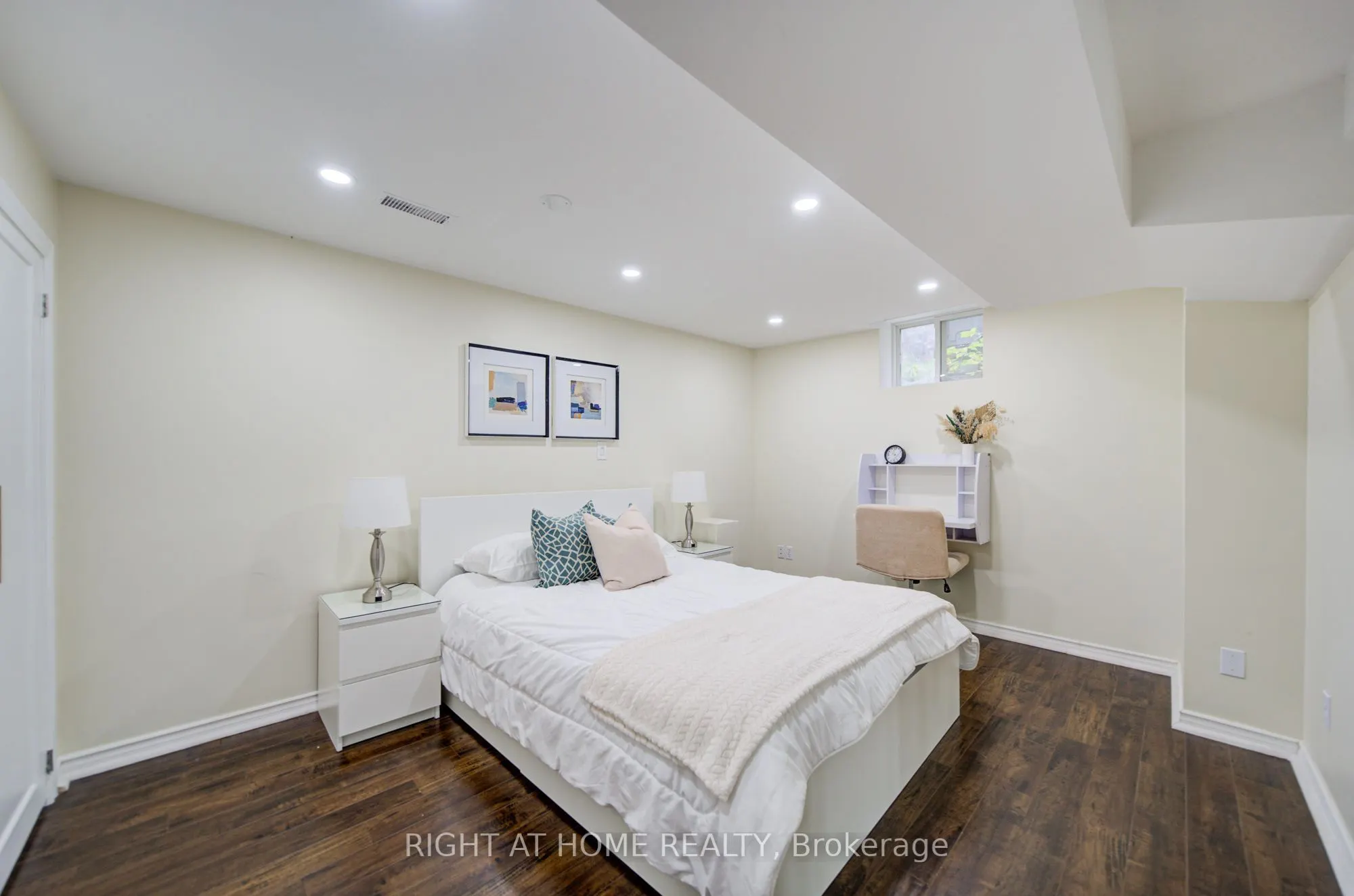81 Old Colony Road