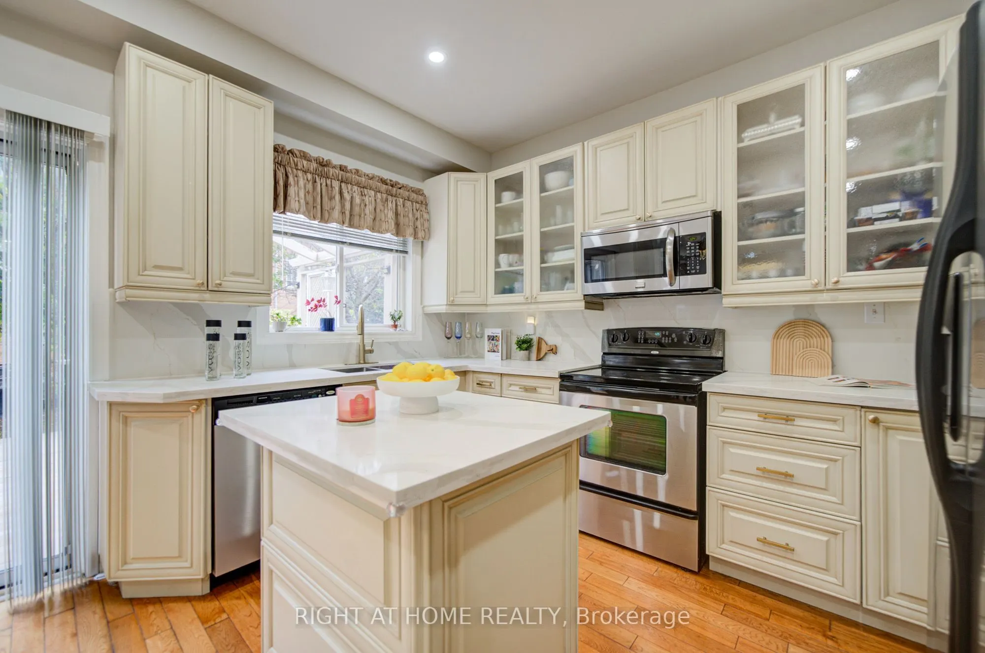 81 Old Colony Road
