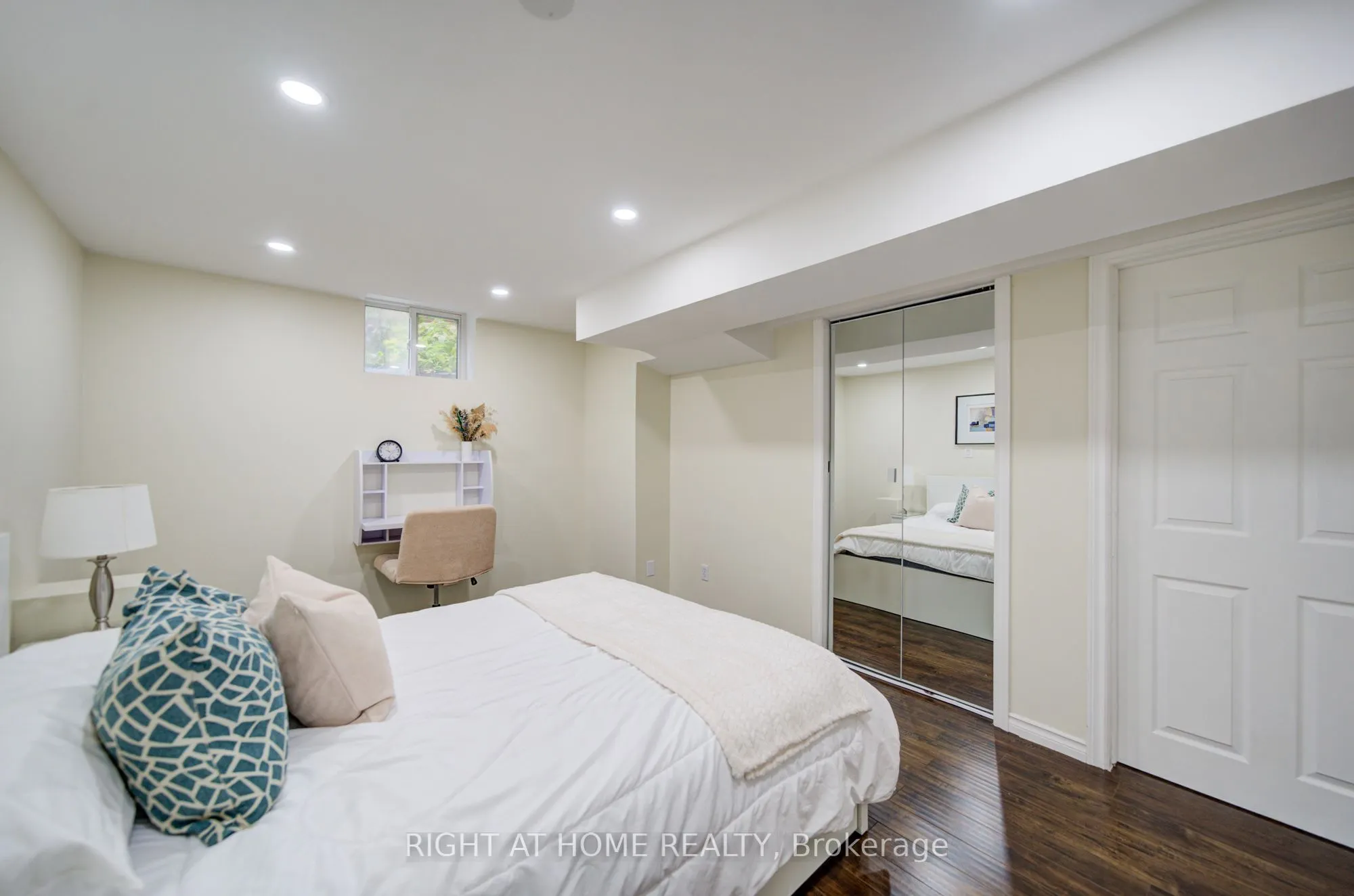 81 Old Colony Road