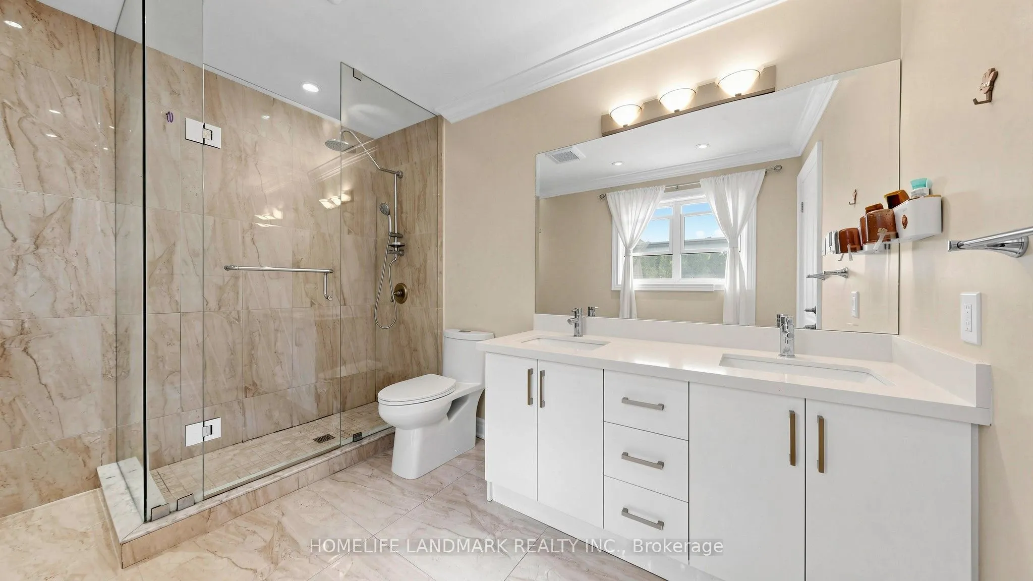 4 Bishop Crescent