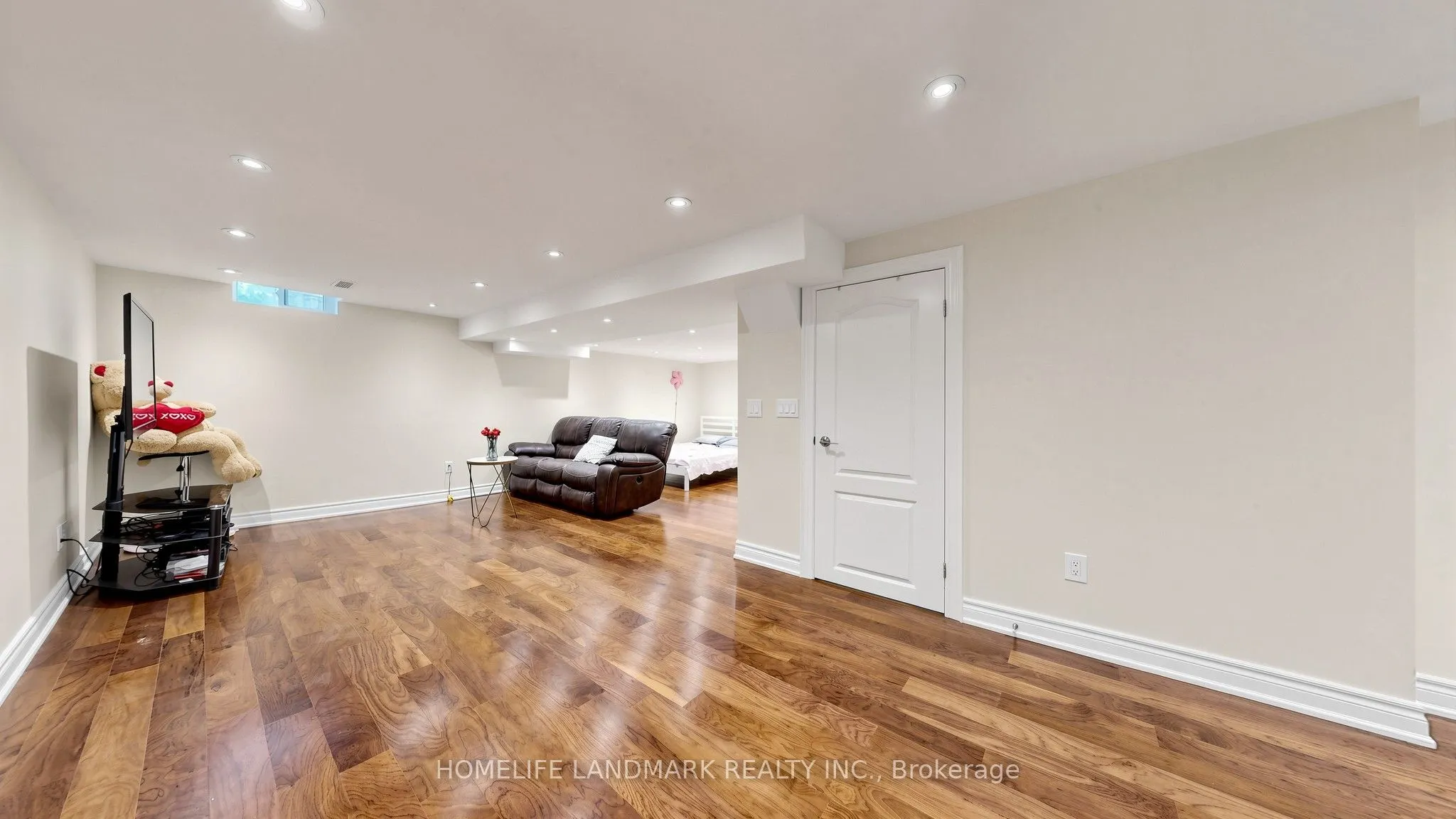 4 Bishop Crescent