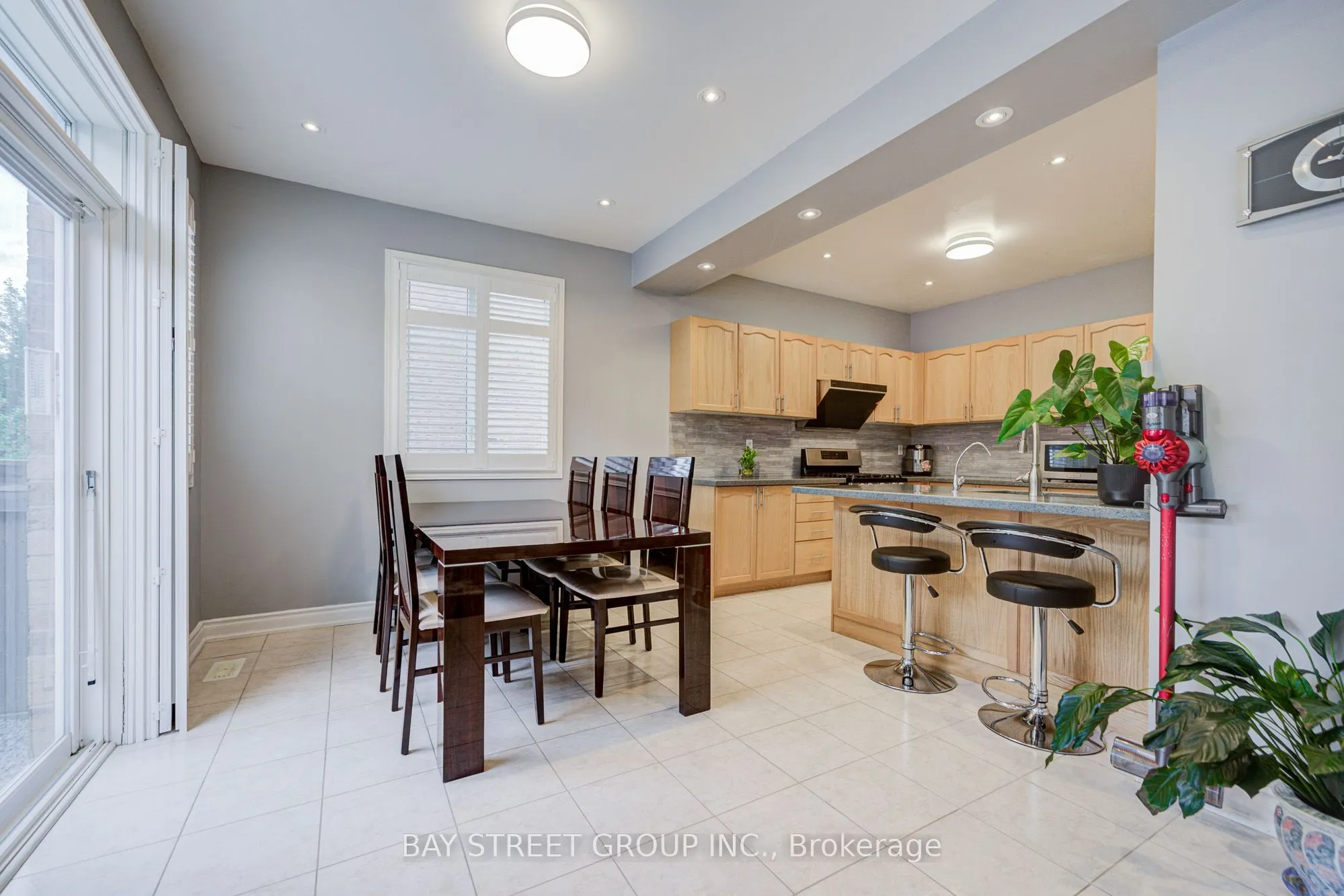 11 Farmington Road