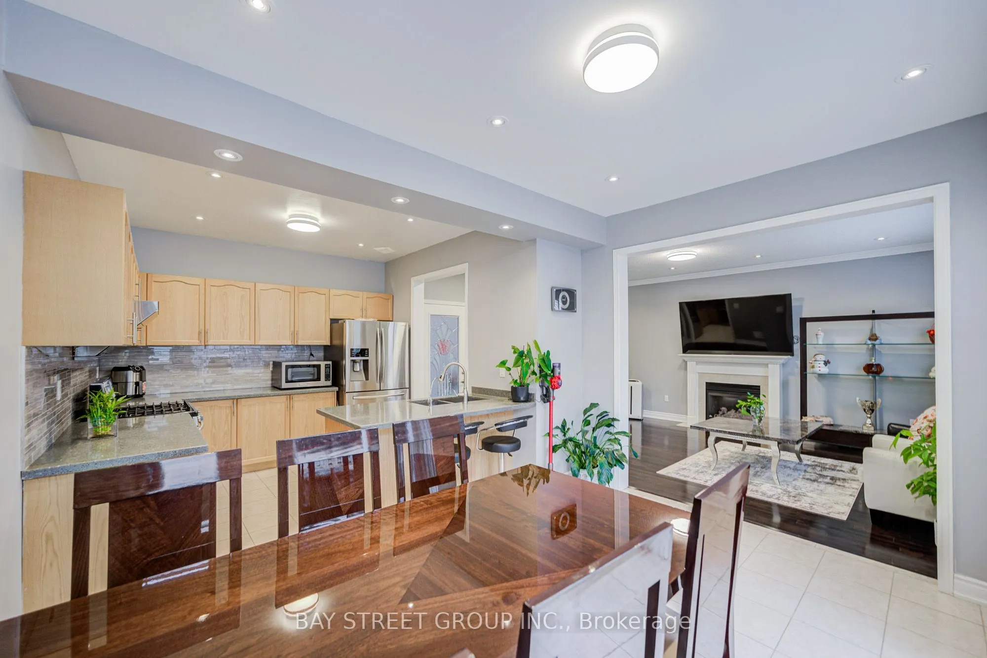 11 Farmington Road