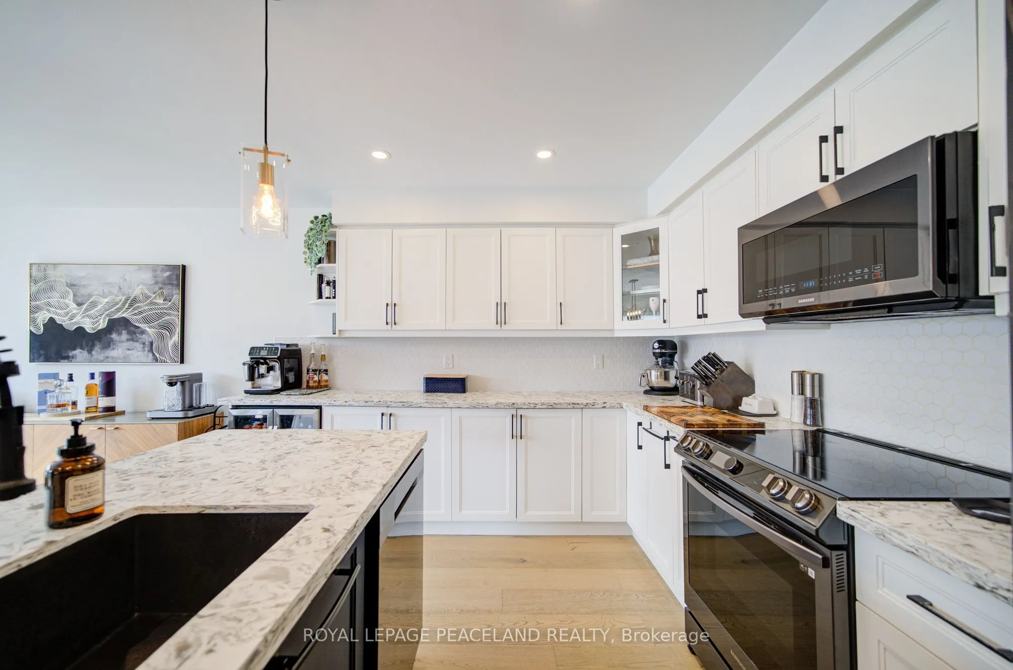 21 Don Hadden Crescent