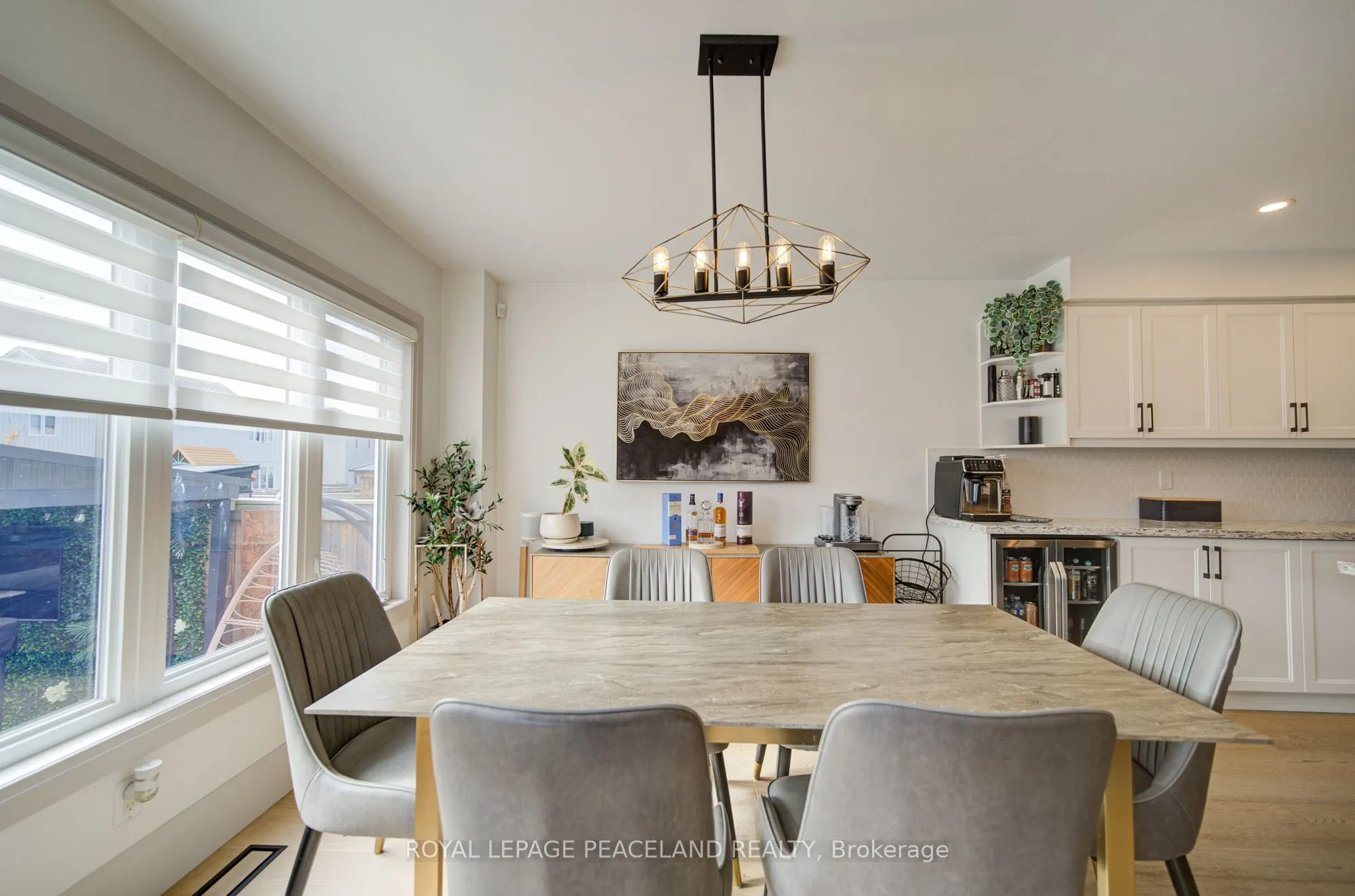 21 Don Hadden Crescent