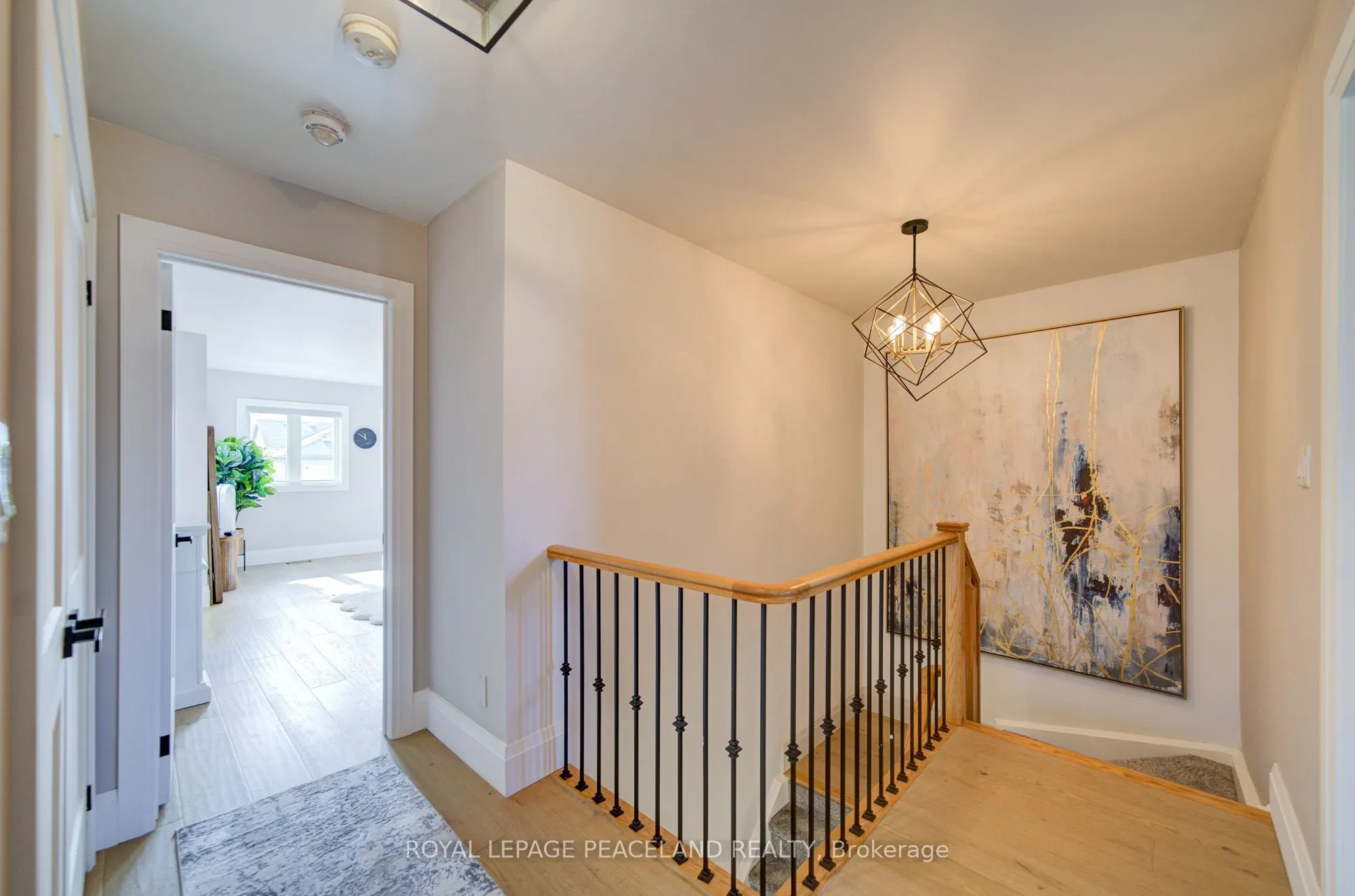 21 Don Hadden Crescent