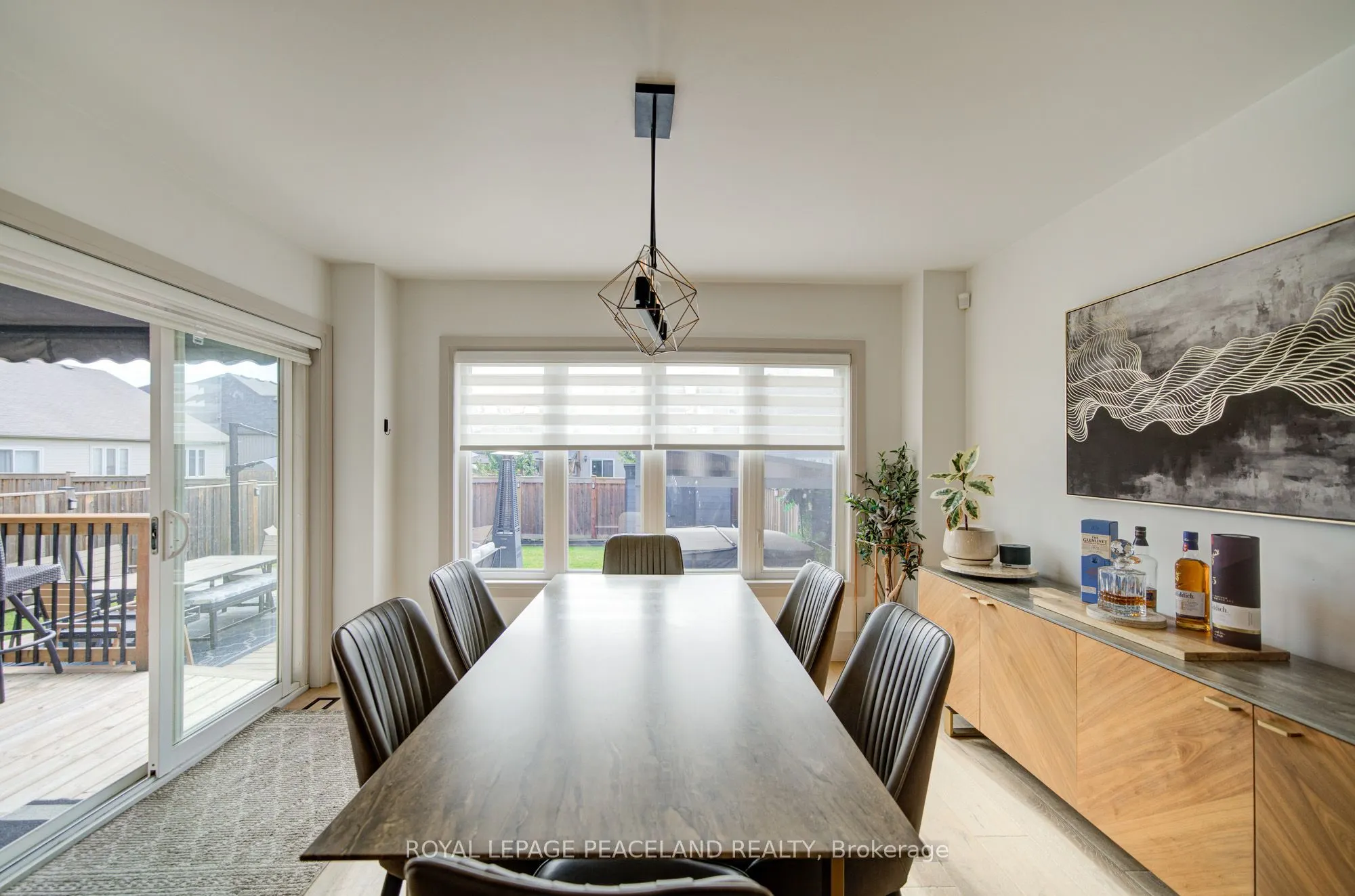 21 Don Hadden Crescent