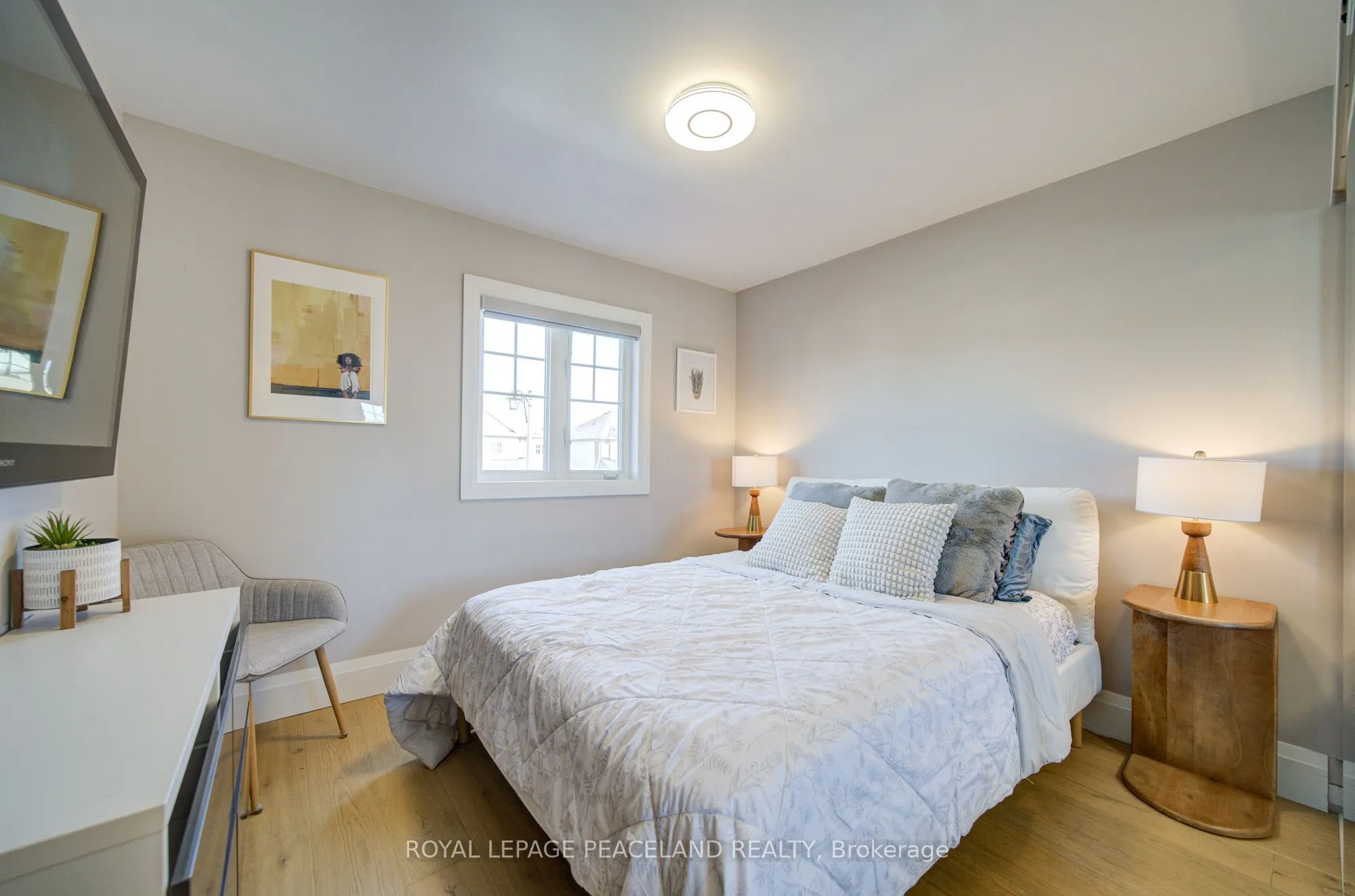 21 Don Hadden Crescent